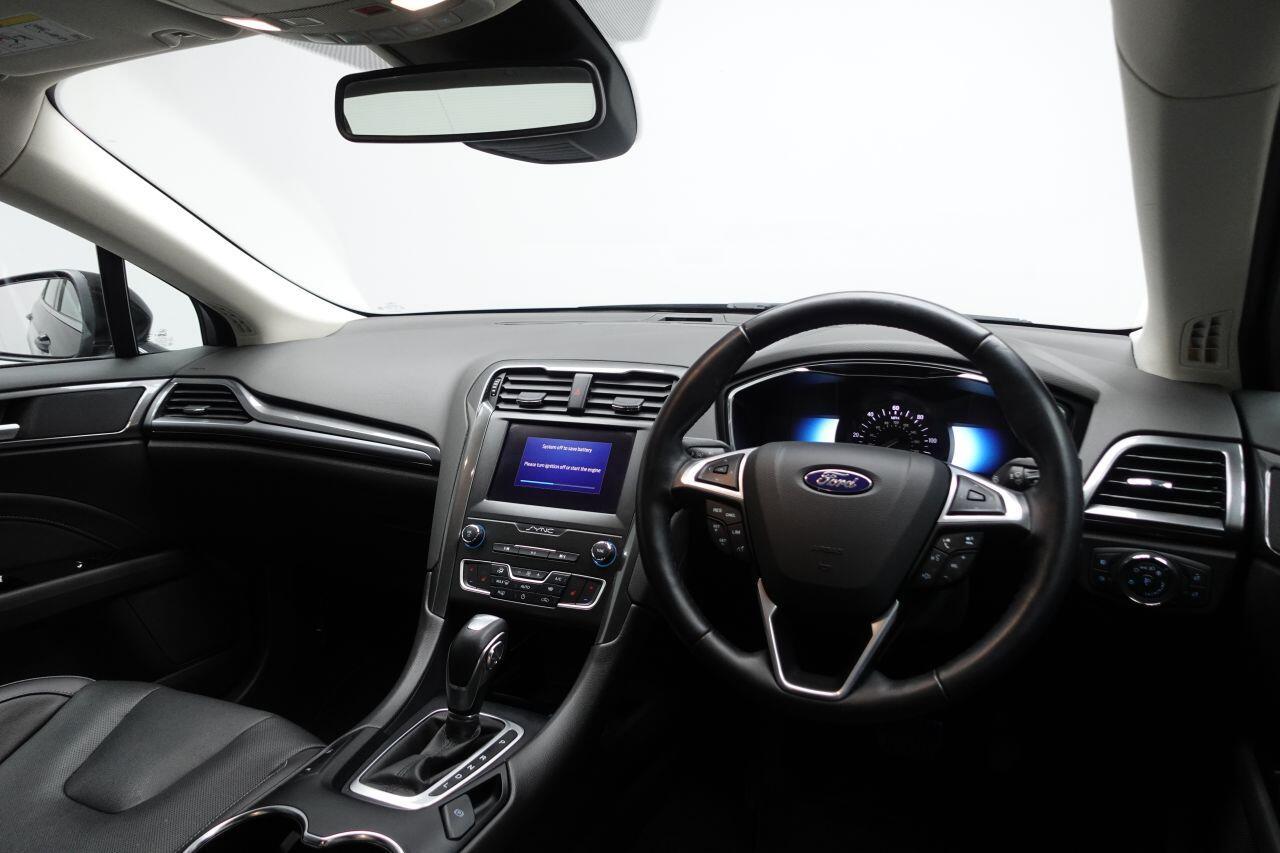 Ford Mondeo - Image 15