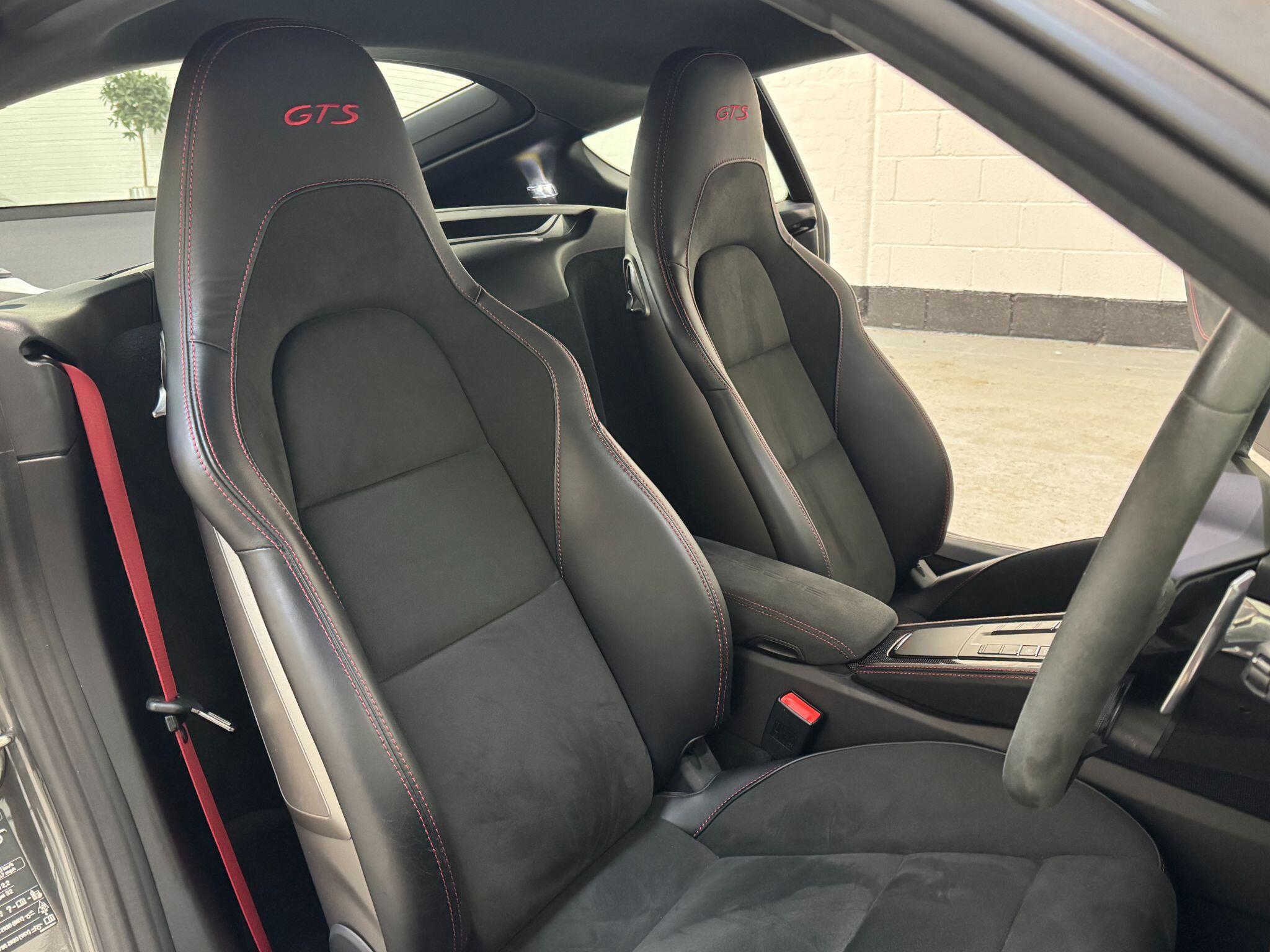 Porsche 718 Cayman - Image 19