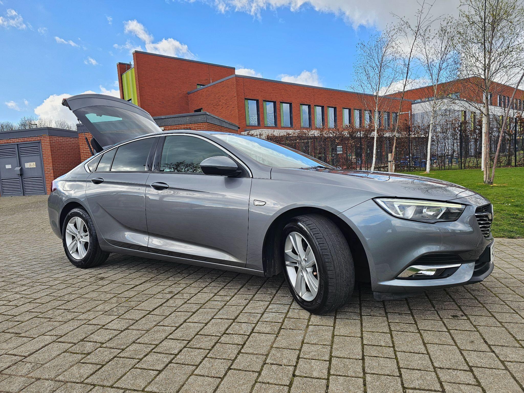 Vauxhall Insignia - Image 13