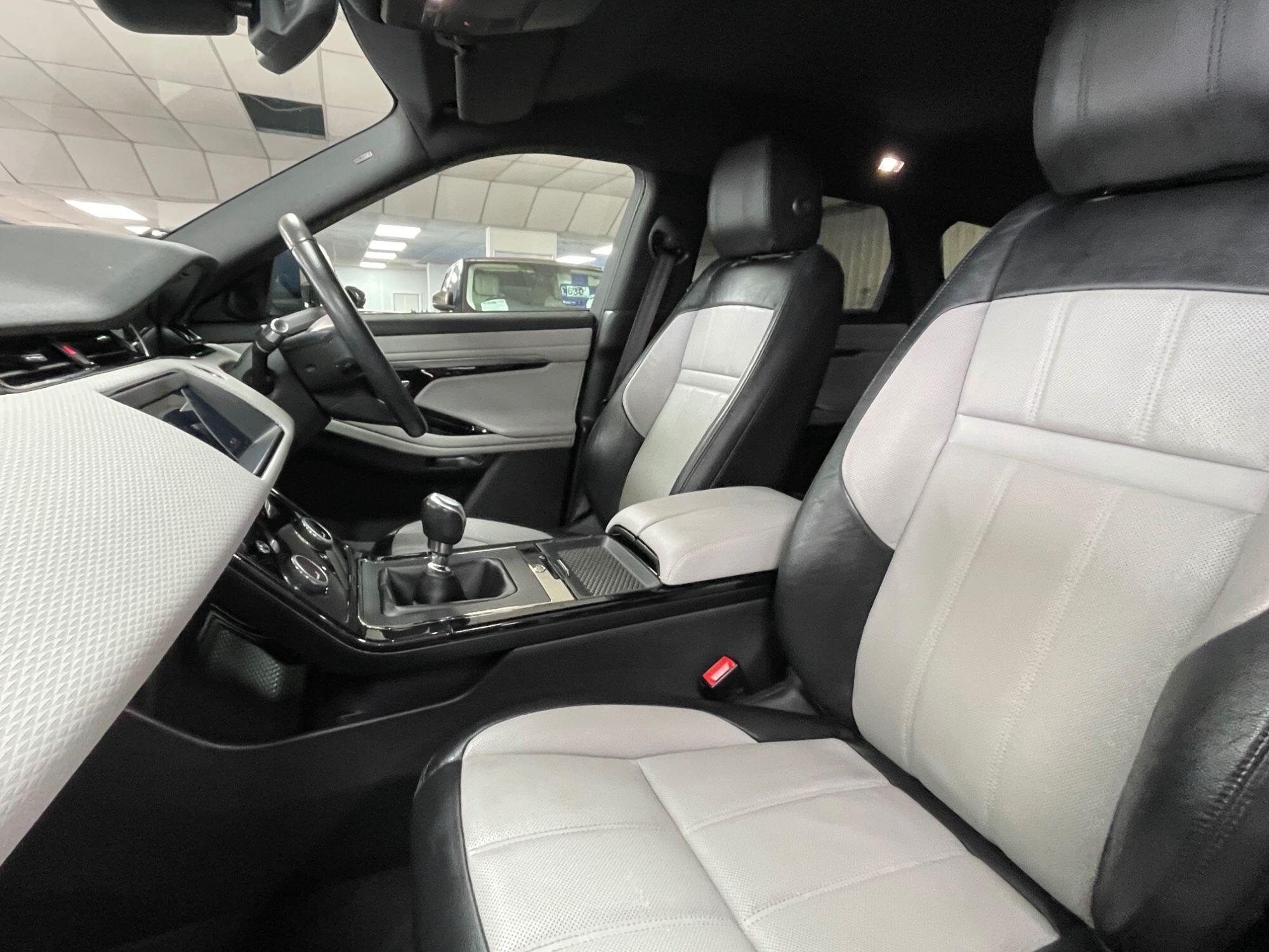 Land Rover Range Rover Evoque - Image 32
