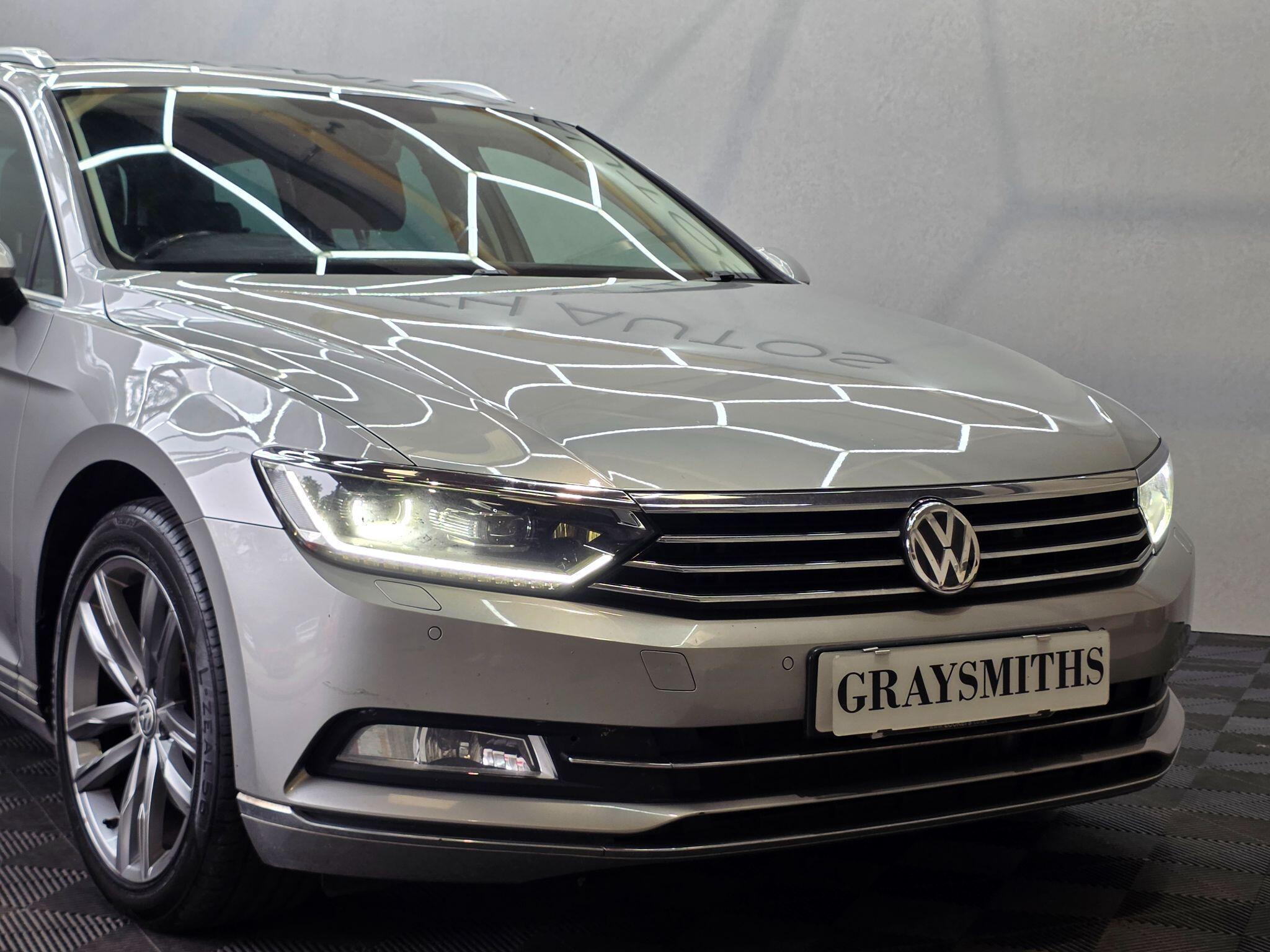 Volkswagen Passat - Image 6