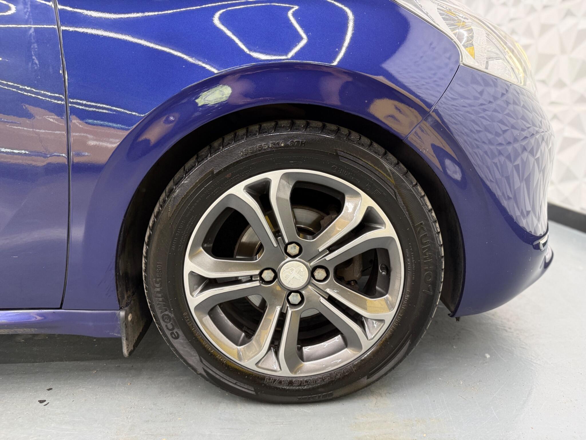 Peugeot 208 - Image 13