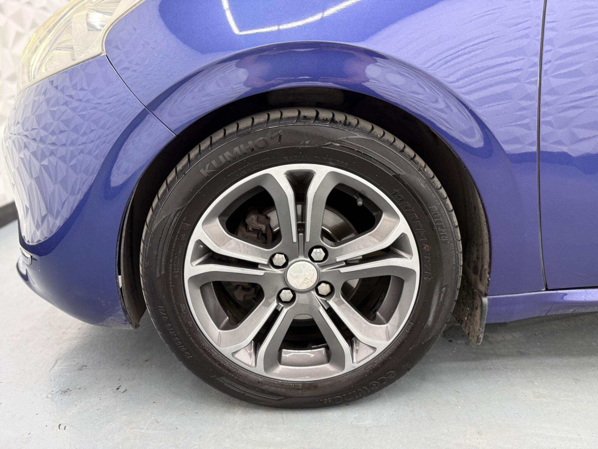 Peugeot 208 - Image 17