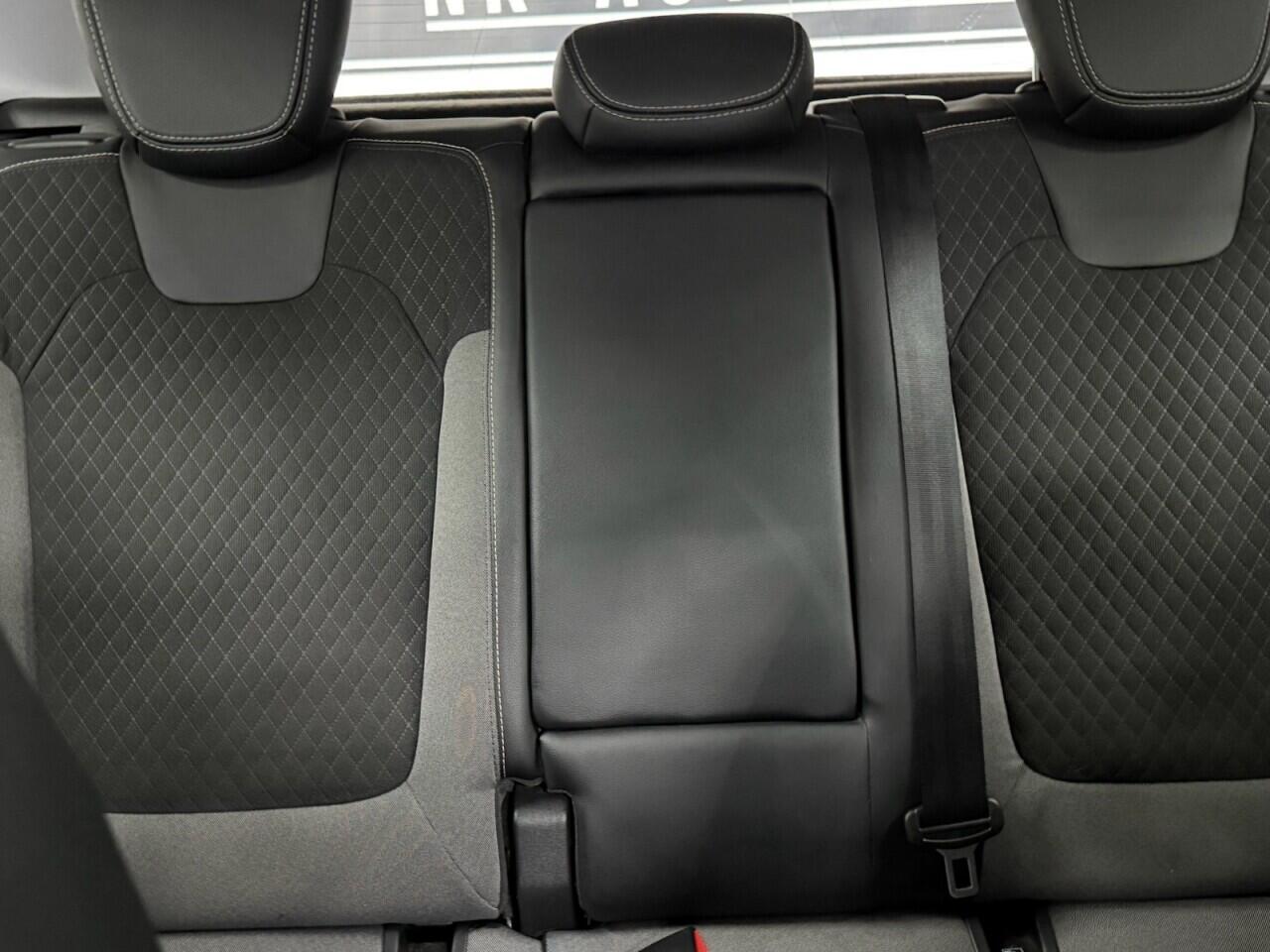 Vauxhall Grandland X - Image 28