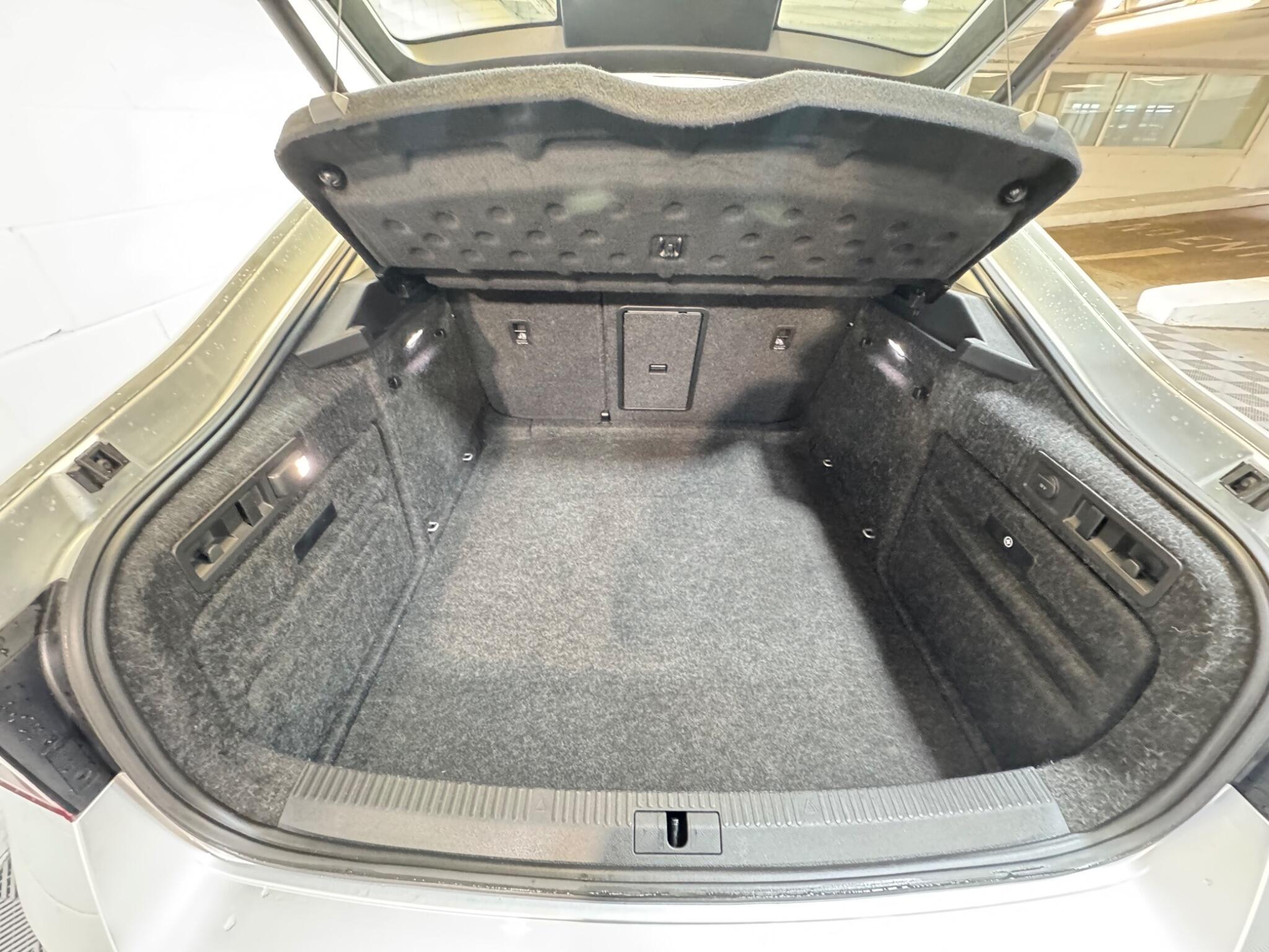 Skoda Superb - Image 13