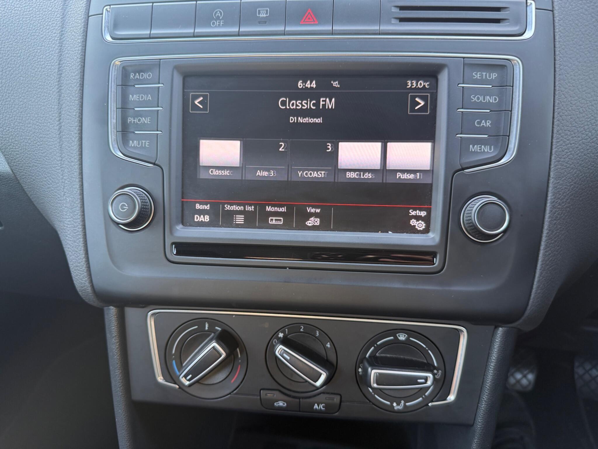 Volkswagen Polo - Image 11