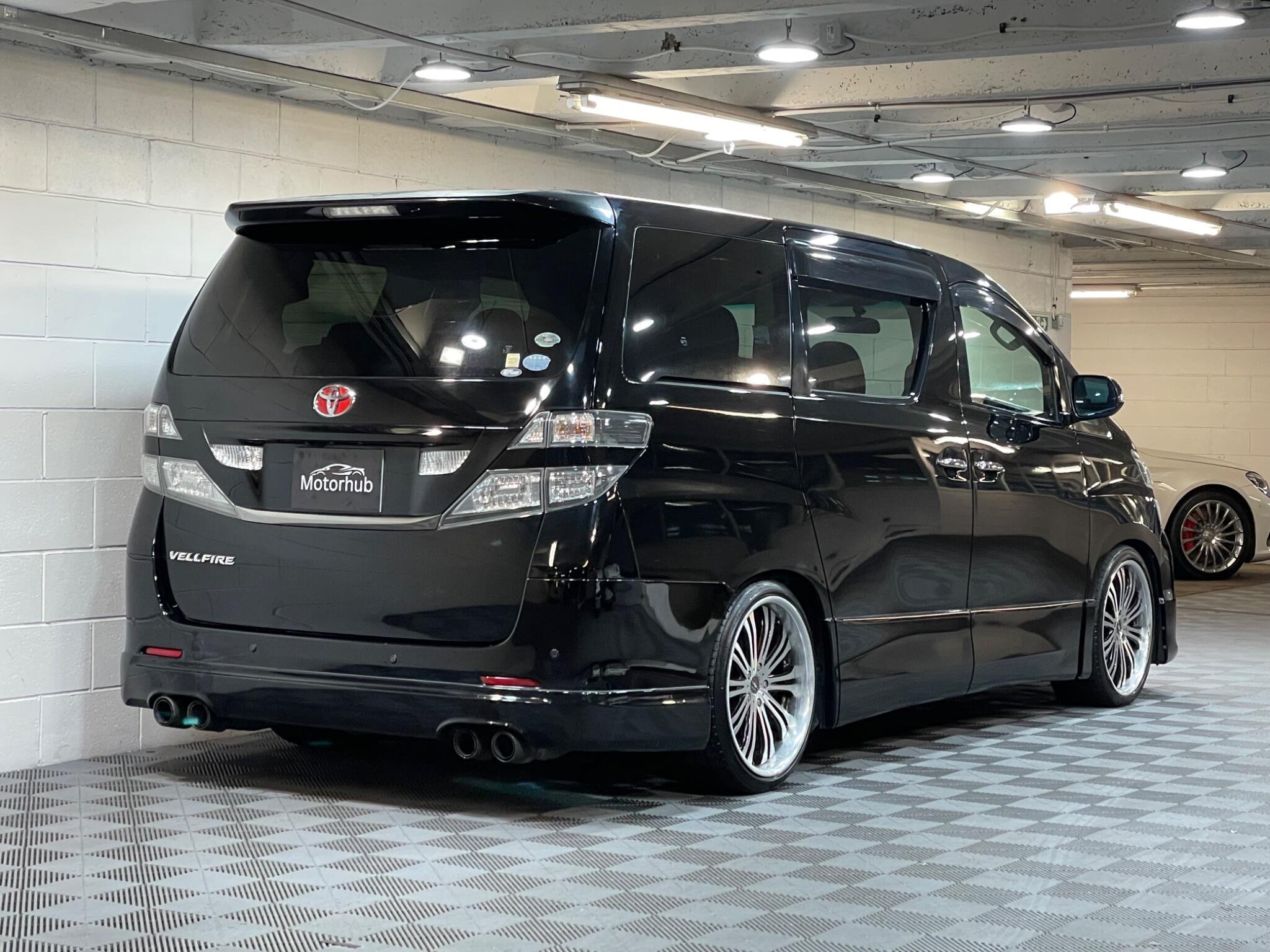 Toyota Vellfire - Image 5