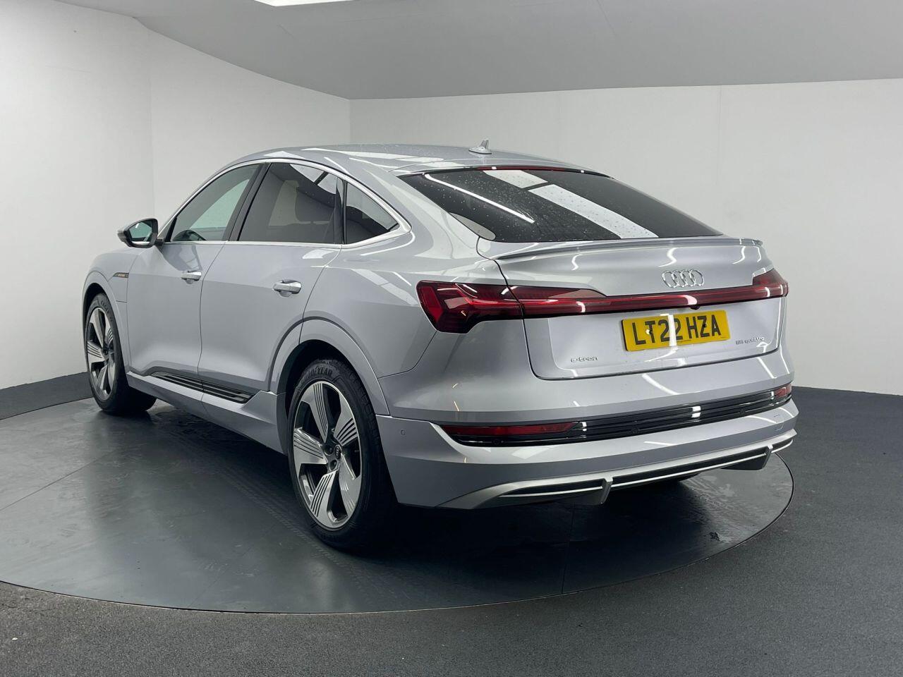 Audi E-Tron - Image 9