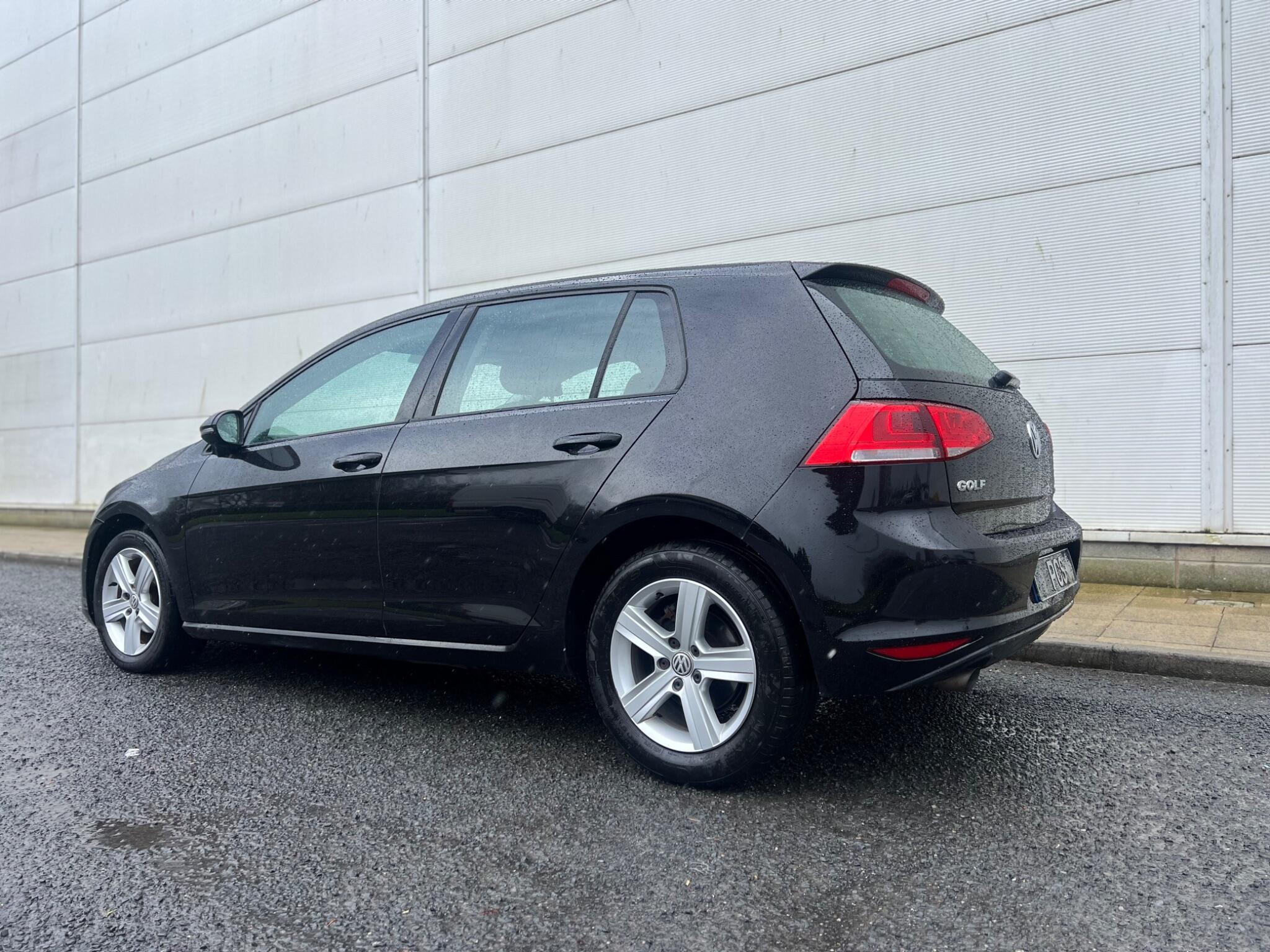 Volkswagen Golf - Image 25