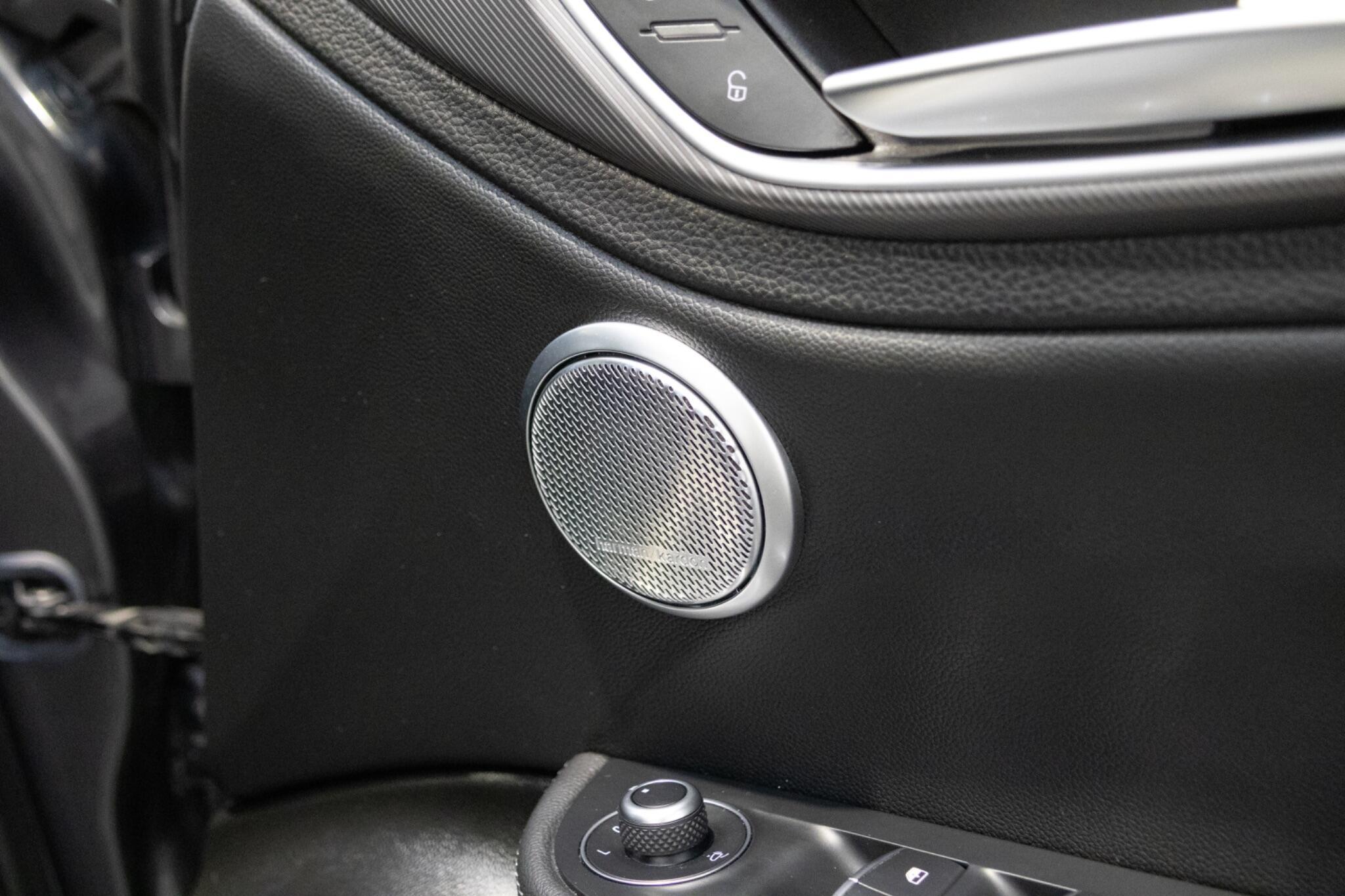 Alfa Romeo Giulia - Image 11