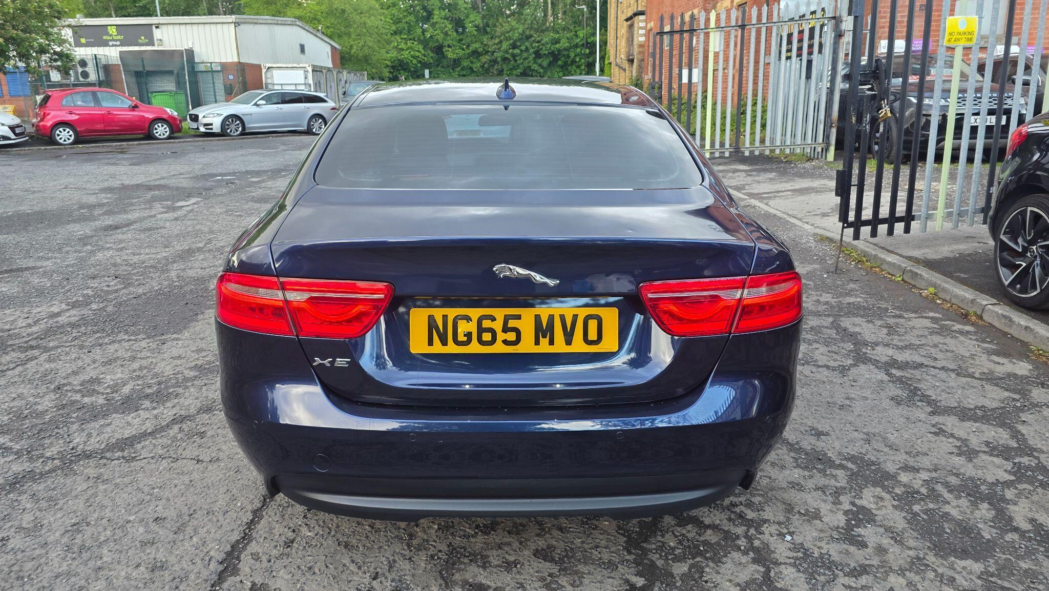 Jaguar XE - Image 11