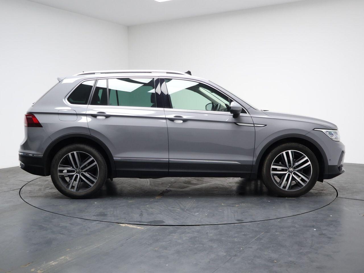 Volkswagen Tiguan - Image 21