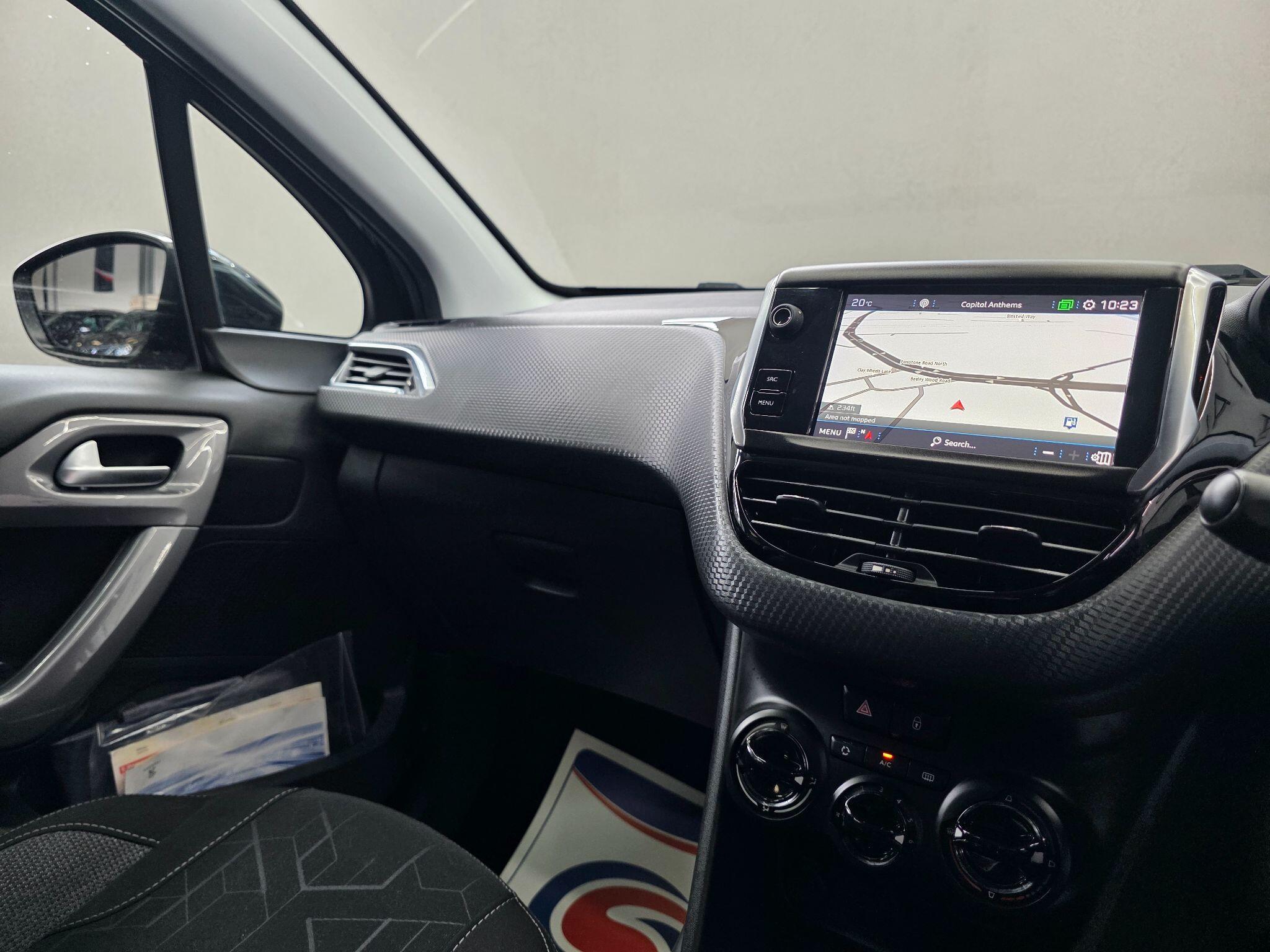 Peugeot 2008 - Image 12