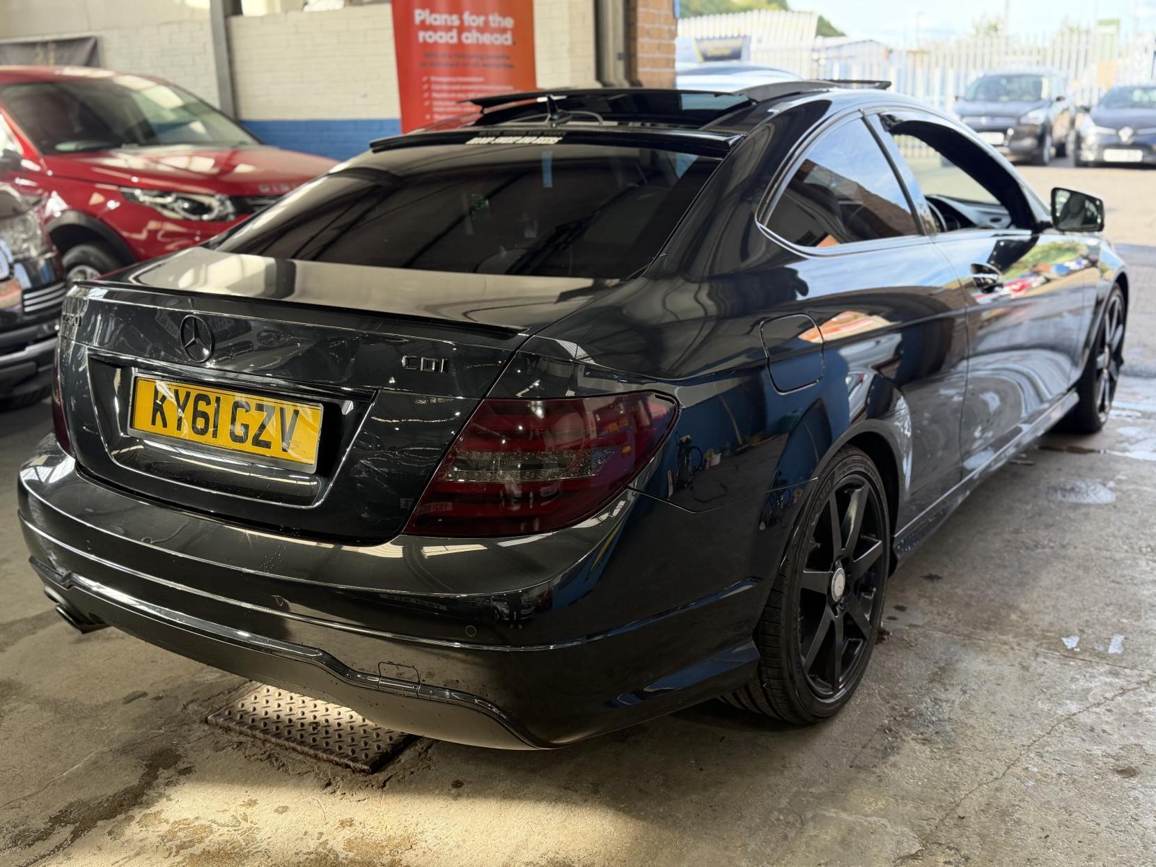Mercedes C Class - Image 8