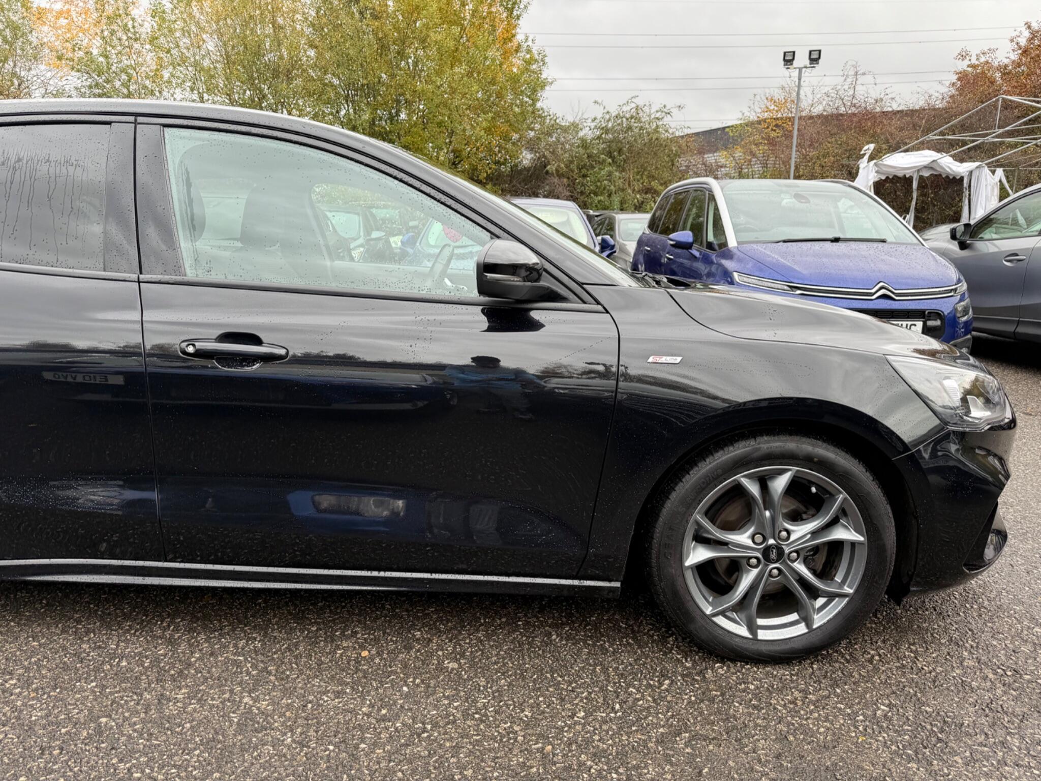 Ford Focus - Image 18