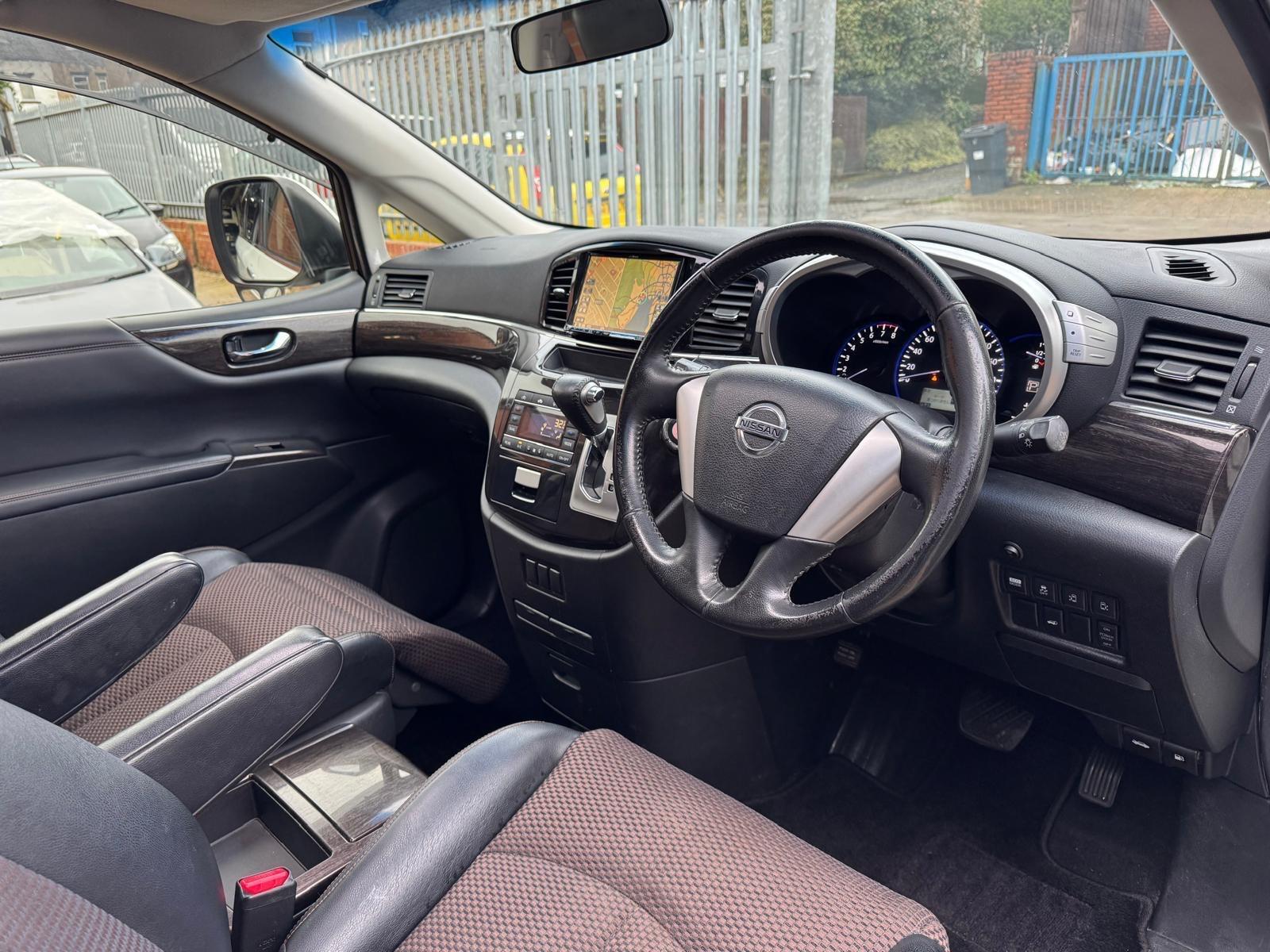 Nissan Elgrand - Image 21