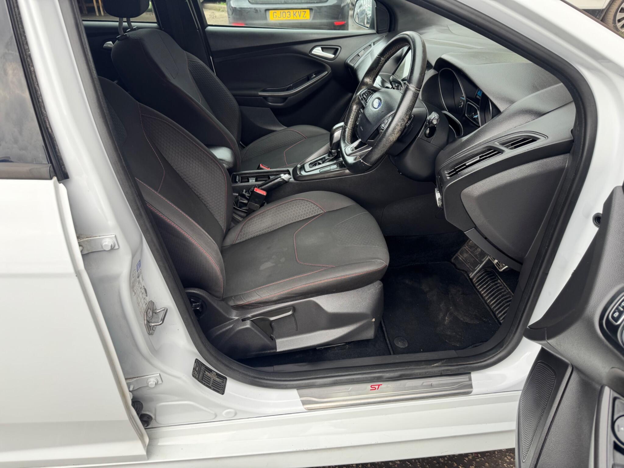 Ford Focus - Image 29