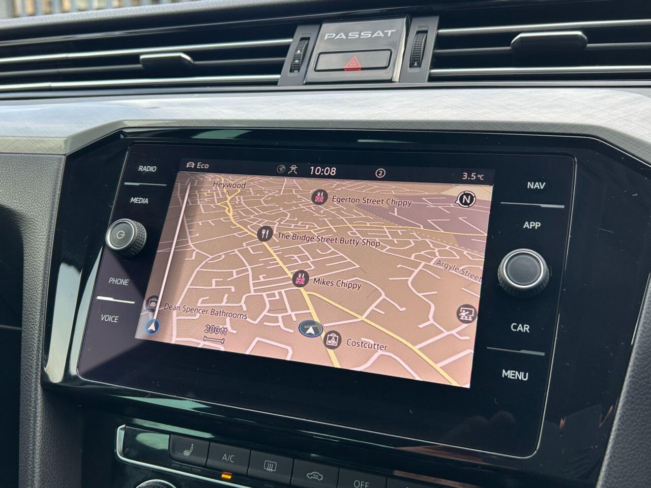 Volkswagen Passat - Image 5