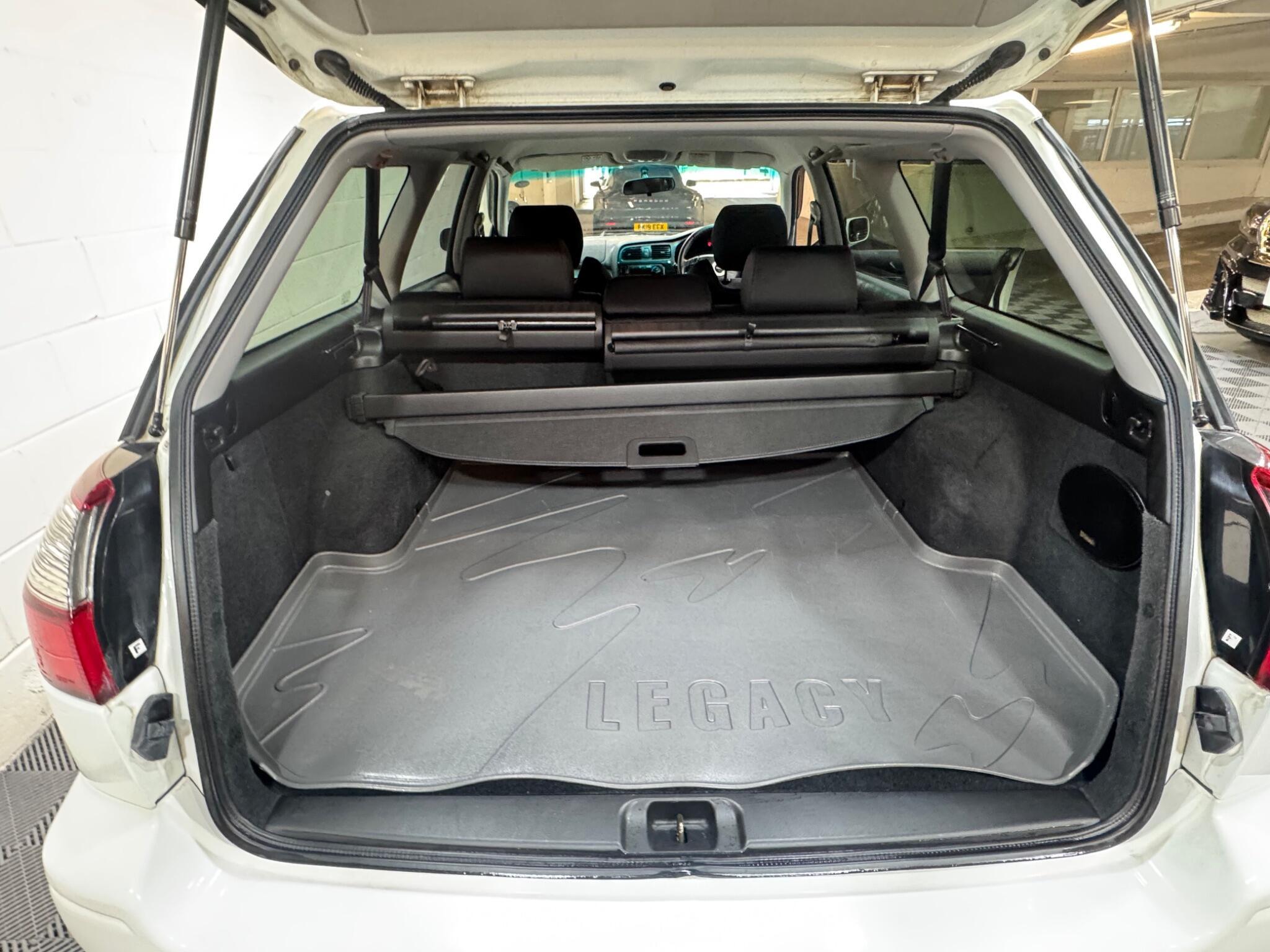 Subaru Legacy - Image 13