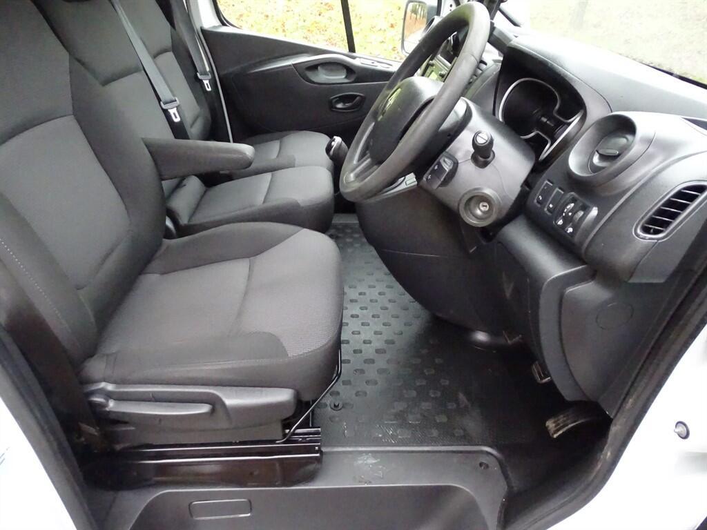 Renault Trafic - Image 20