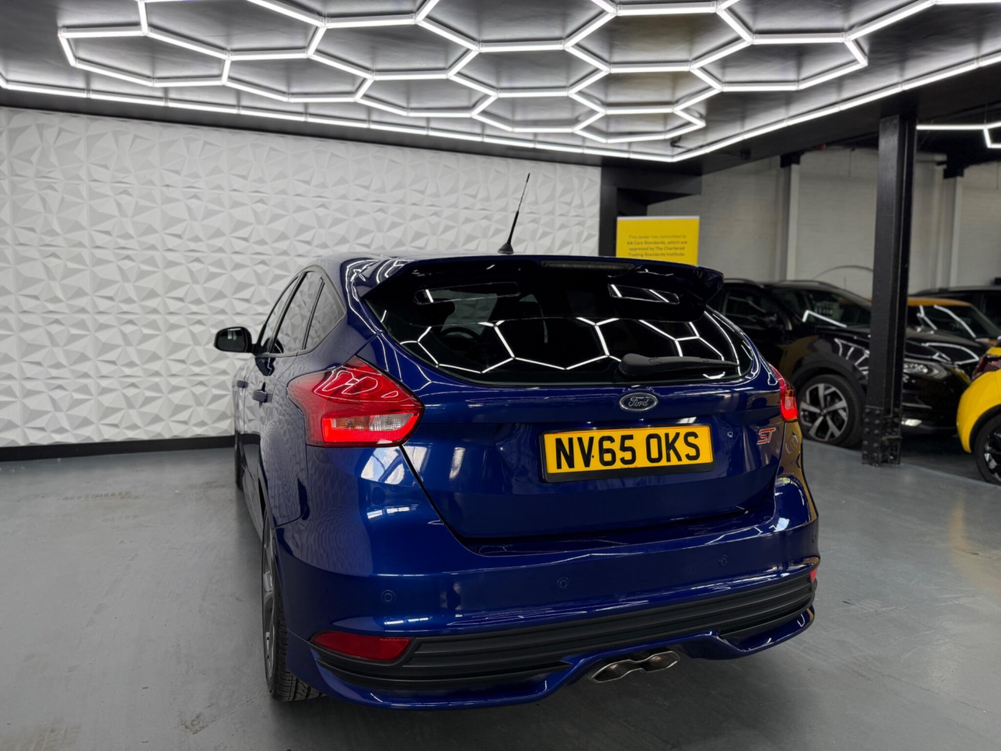 Ford Focus - Image 20