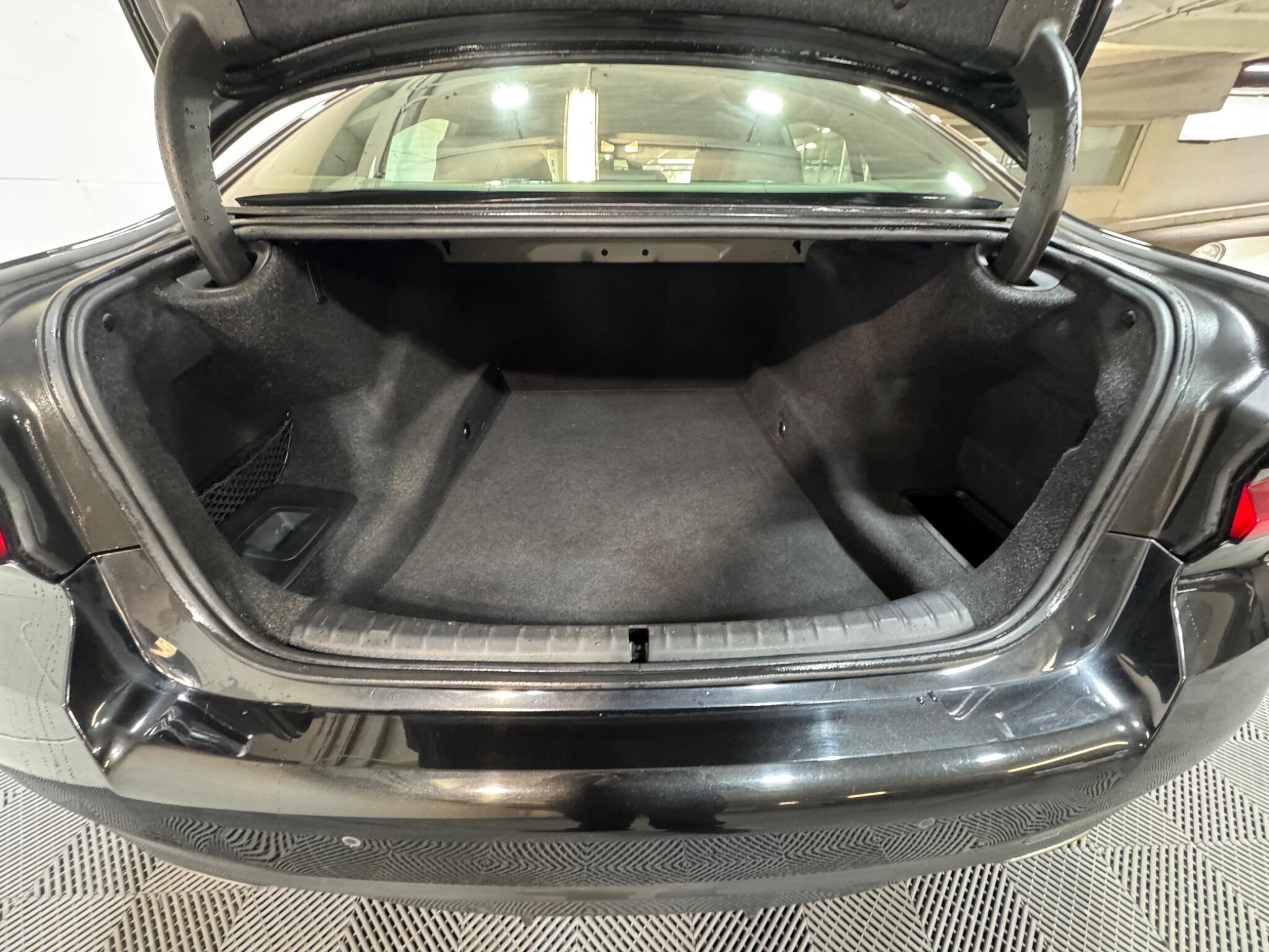 BMW 5 Series - Image 13