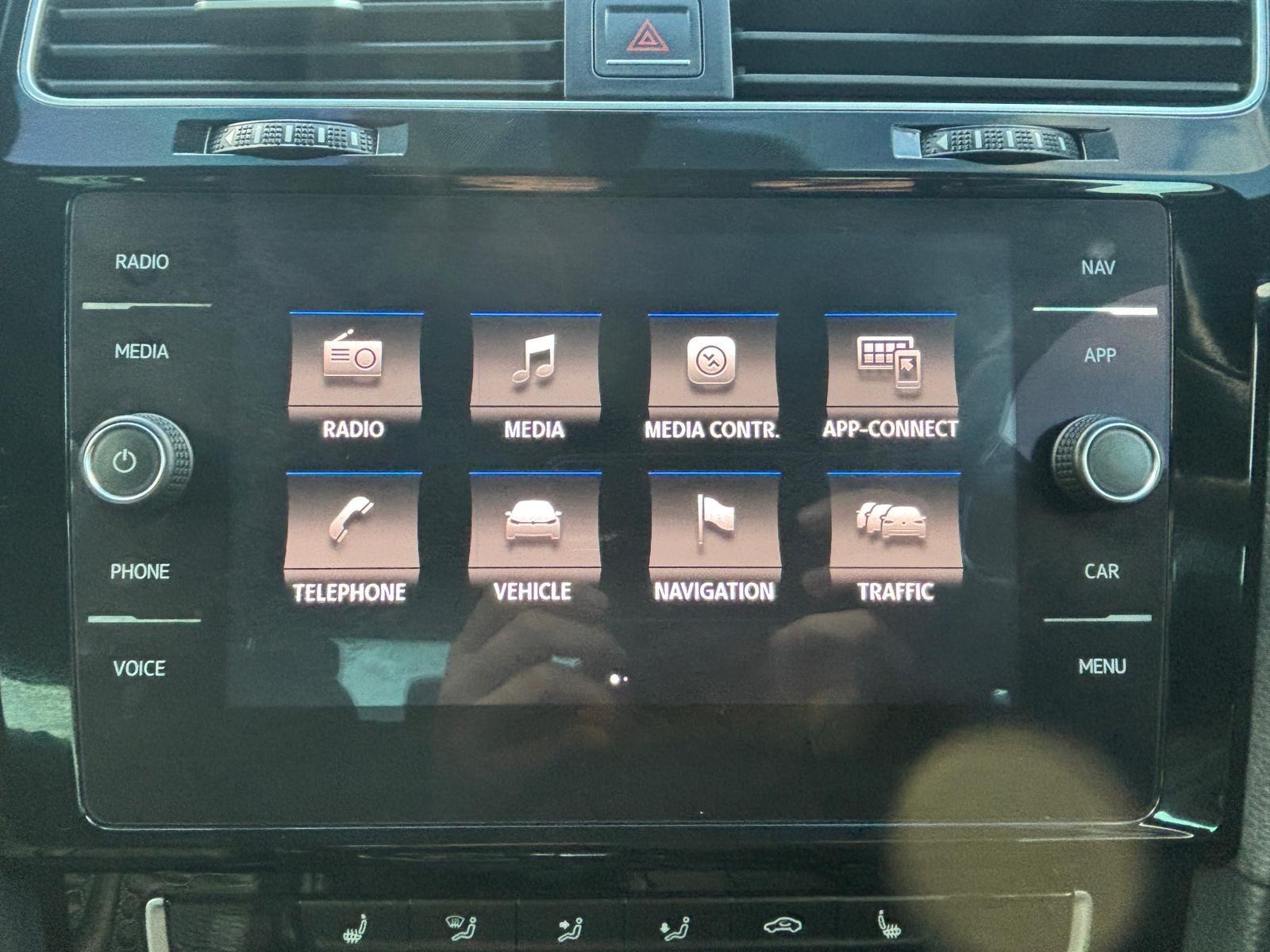 Volkswagen Golf - Image 55