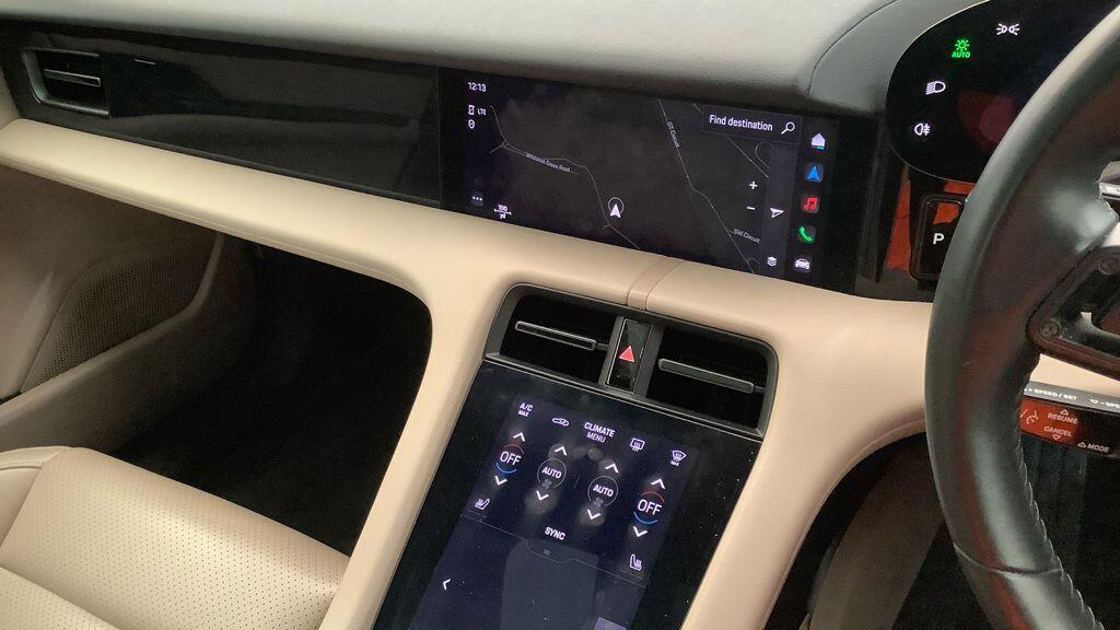 Porsche Taycan - Image 4