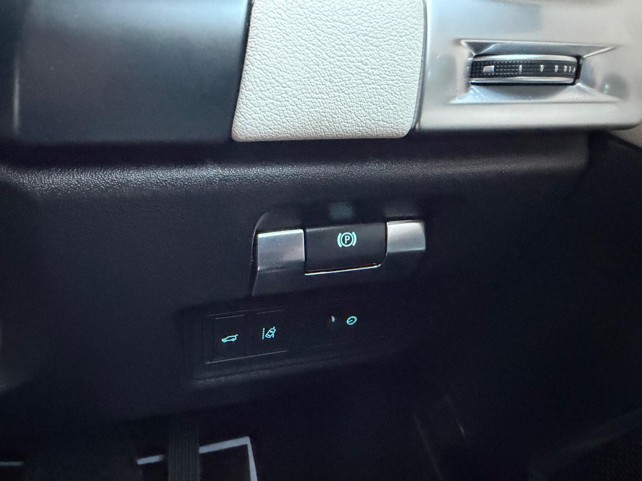 Jaguar E-Pace - Image 50