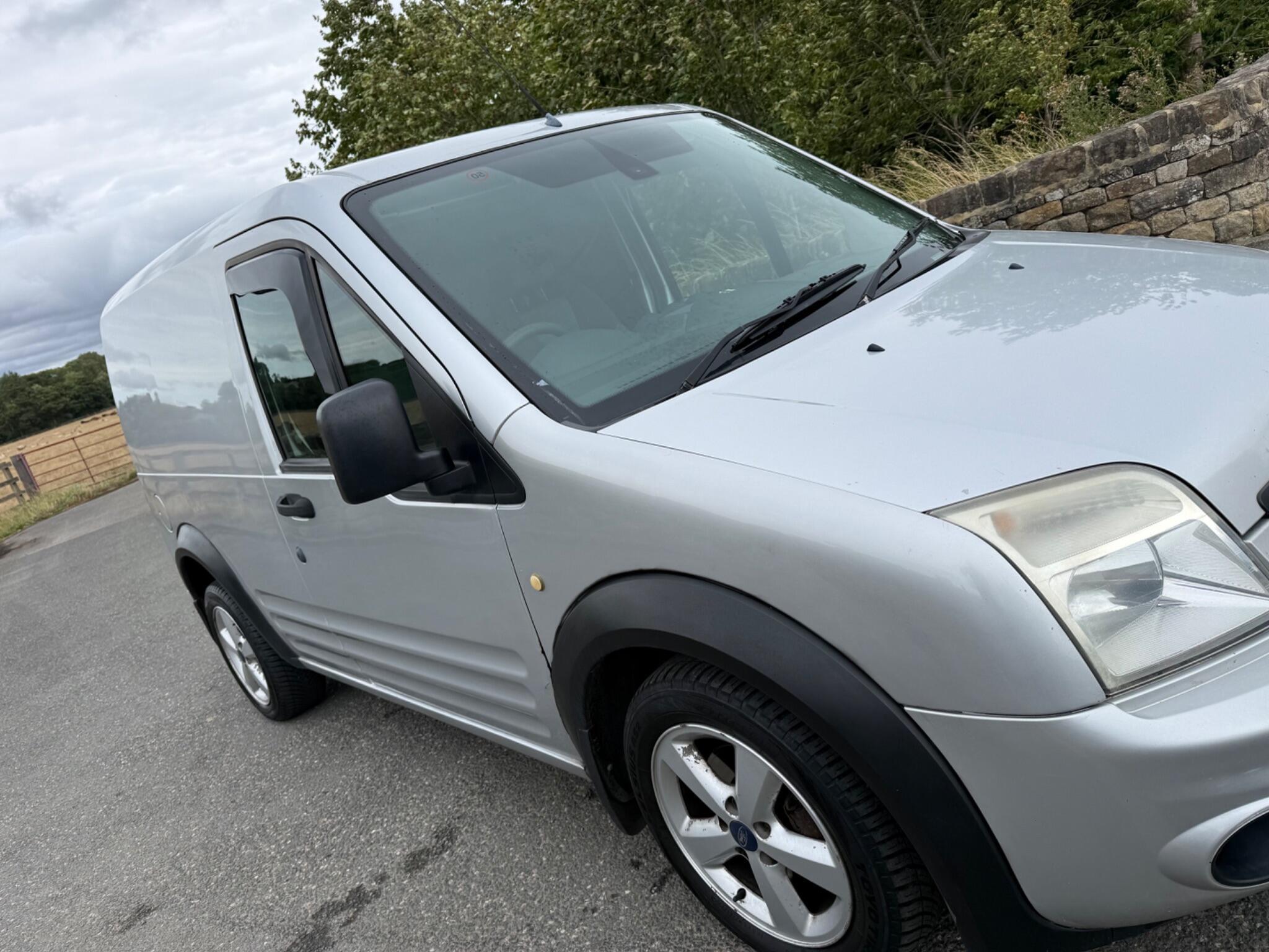 Ford Transit Connect - Image 12