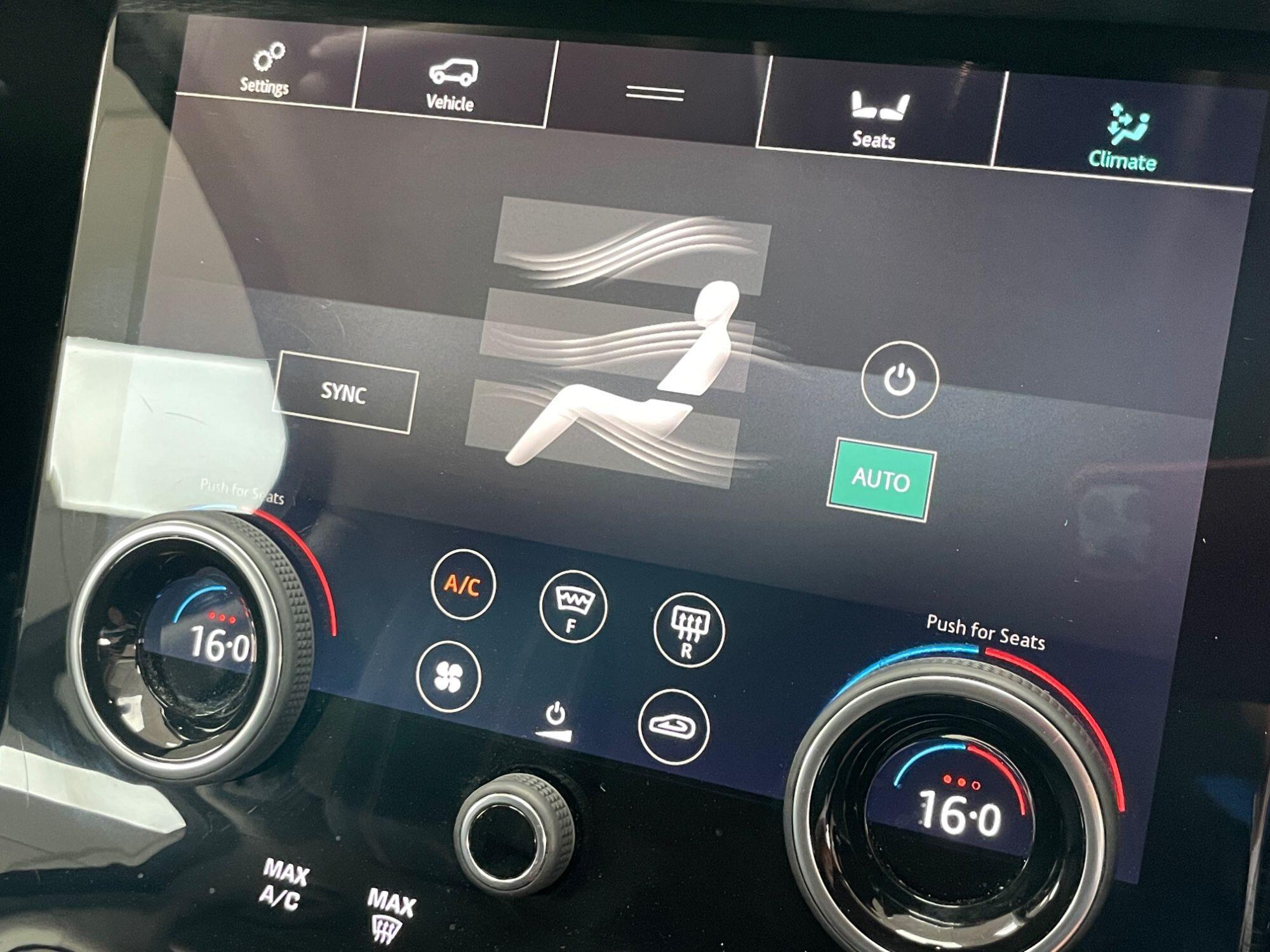 Land Rover Range Rover Velar - Image 50