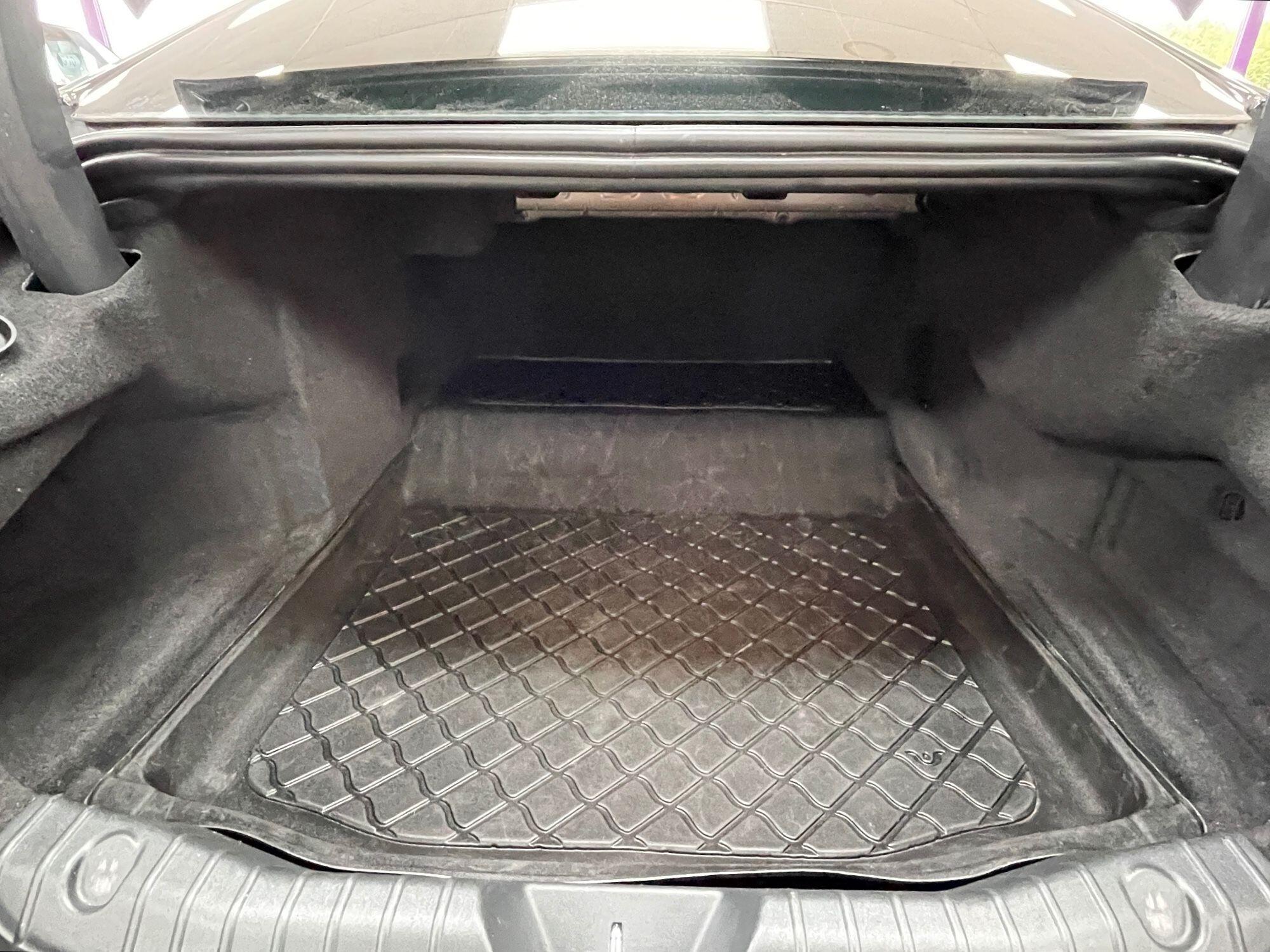 Jaguar XF - Image 17