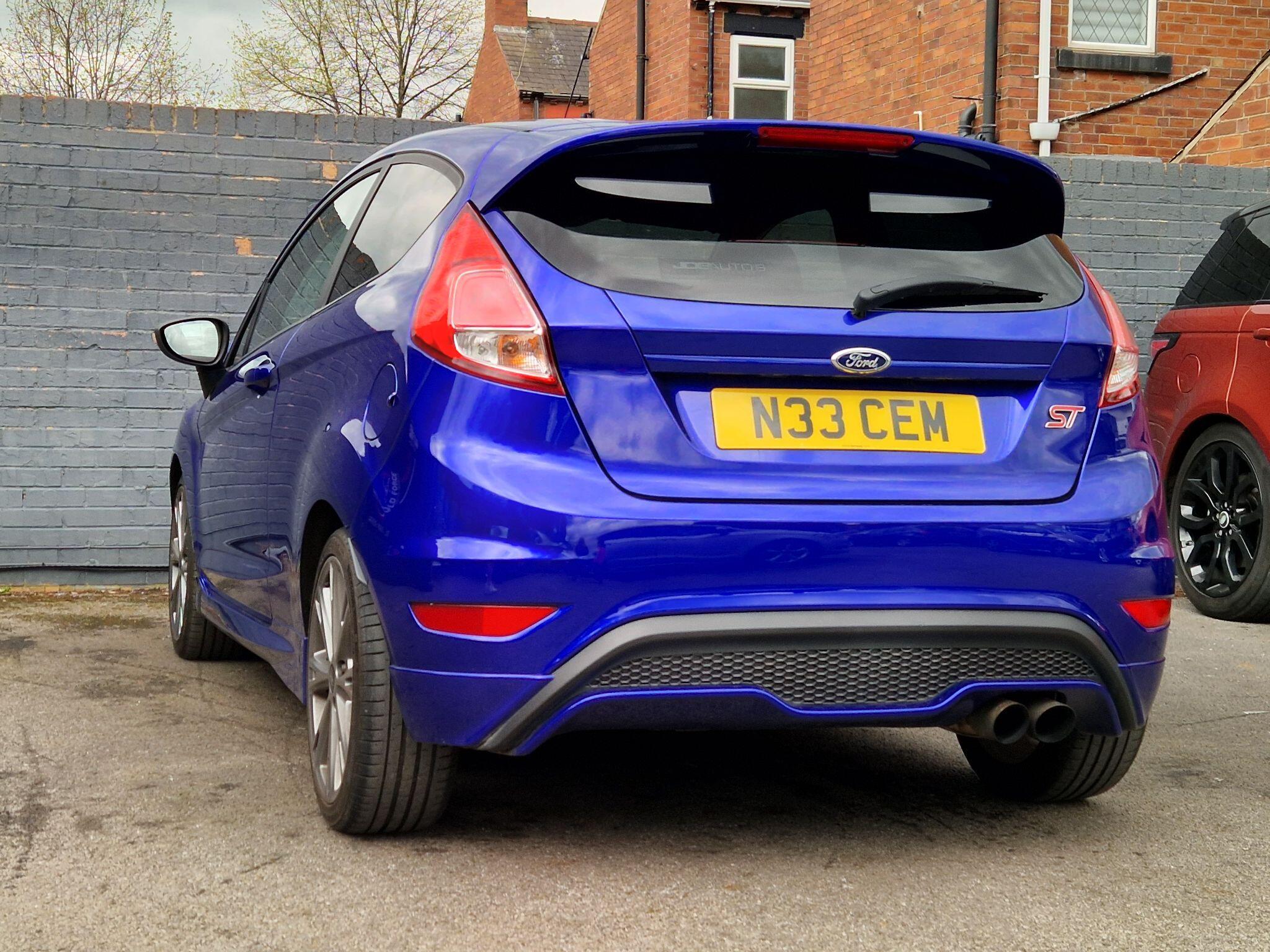Ford Fiesta - Image 23