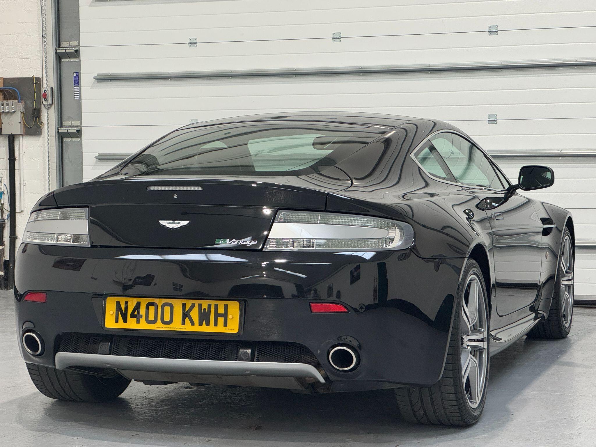 Aston Martin Vantage - Image 17
