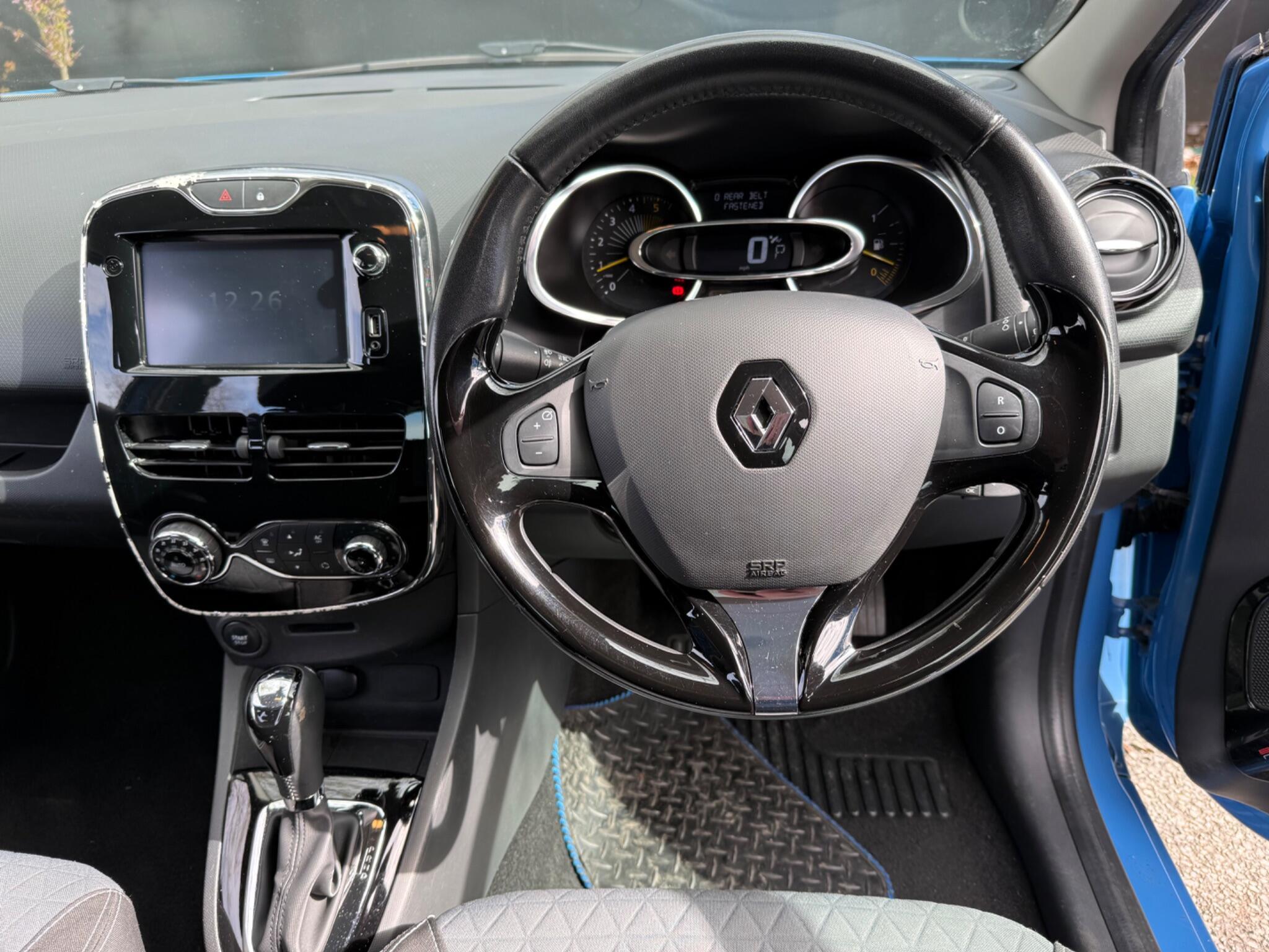 Renault Clio - Image 42