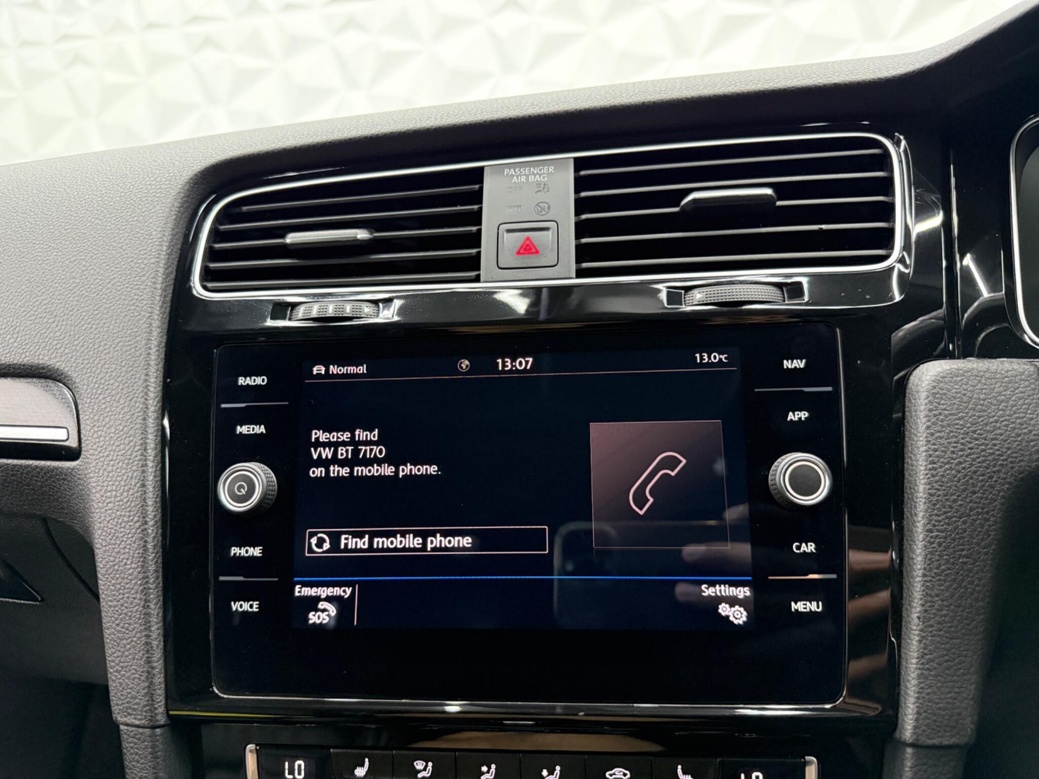 Volkswagen Golf - Image 38