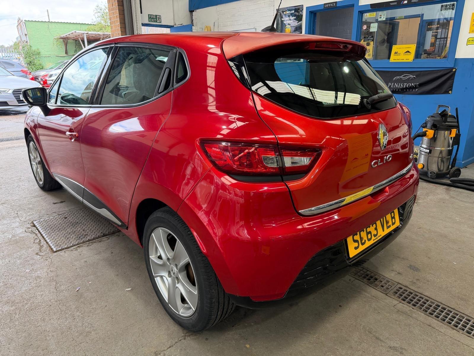 Renault Clio - Image 26