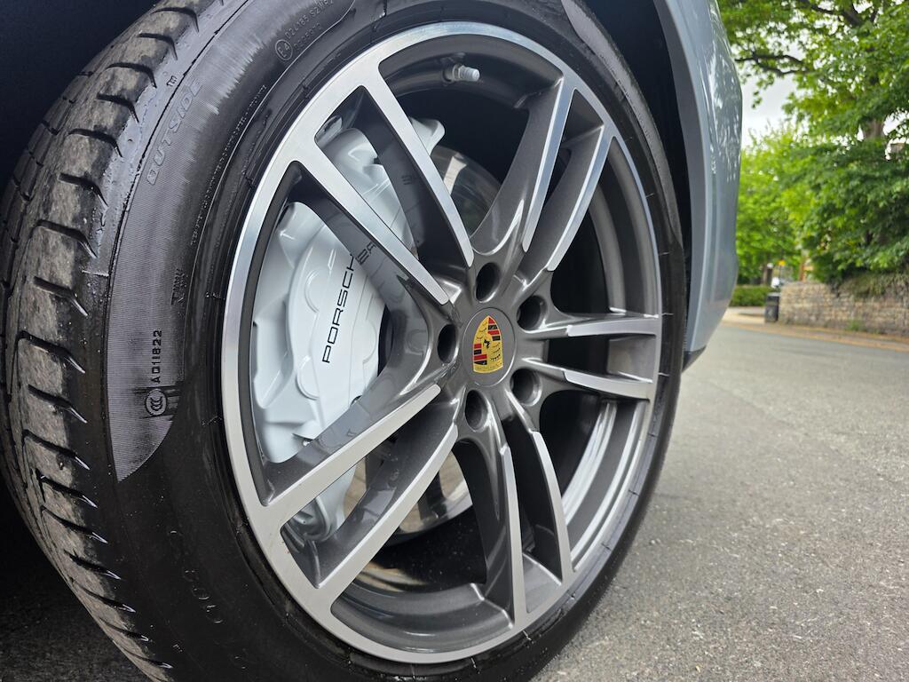 Porsche Cayenne - Image 19