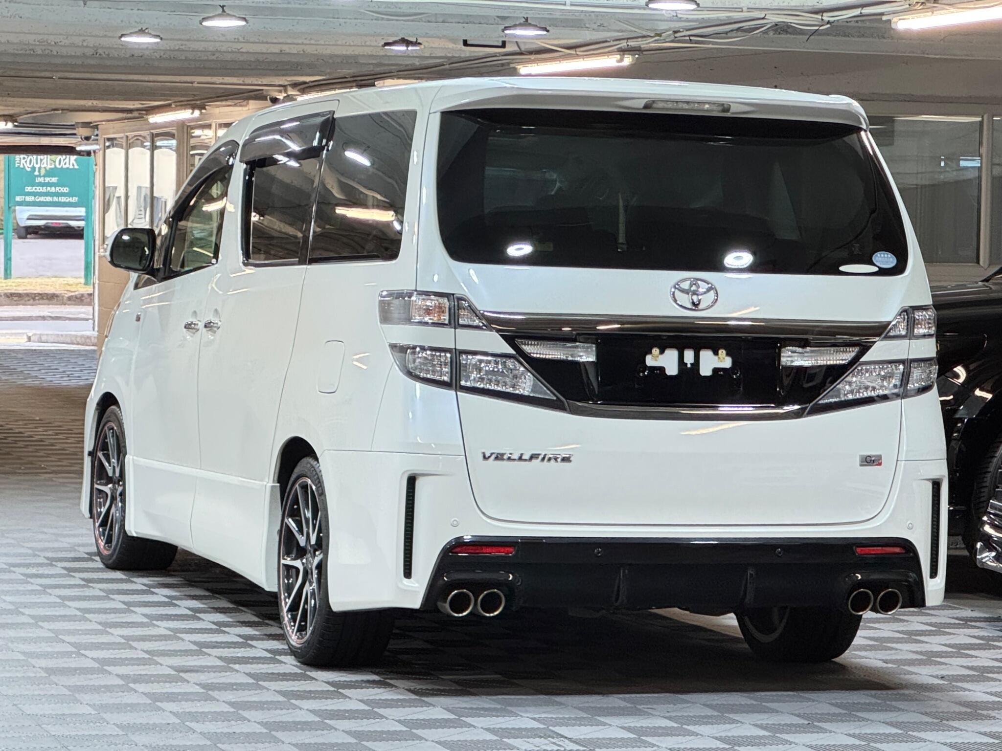 Toyota Vellfire - Image 3