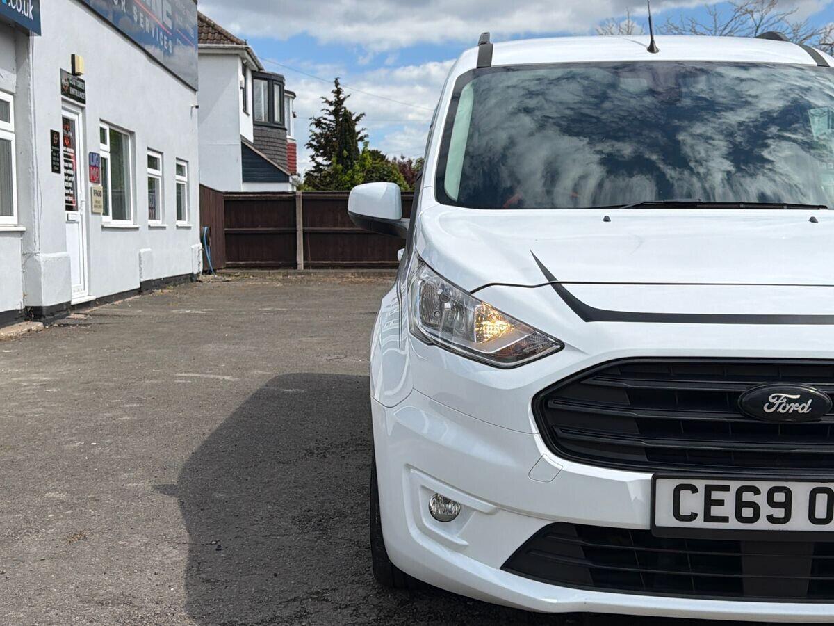 Ford Transit Connect - Image 11
