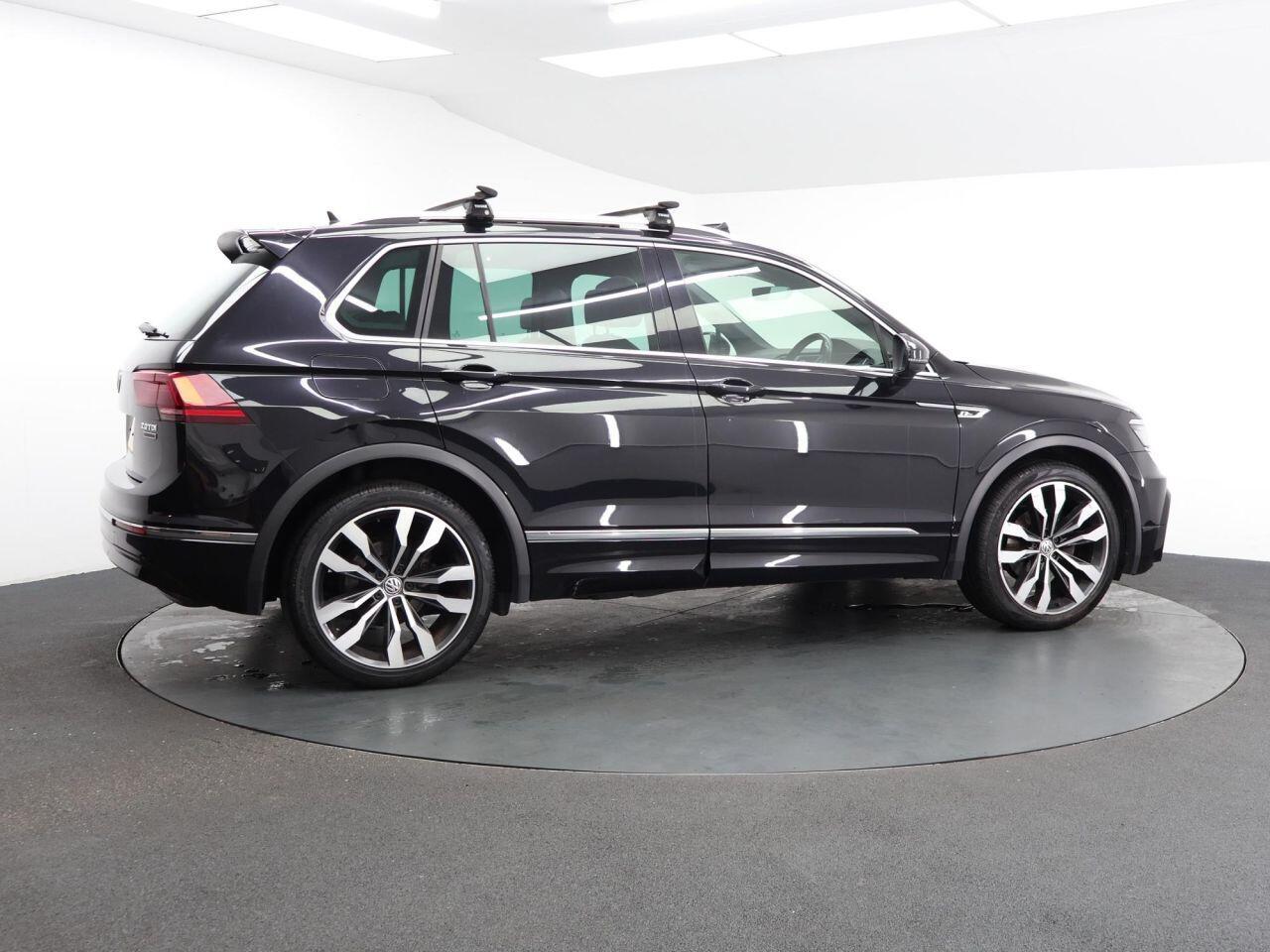 Volkswagen Tiguan - Image 13