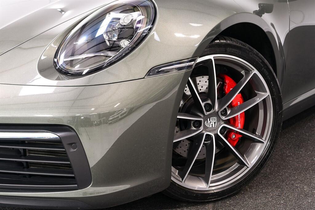 Porsche 911 - Image 11