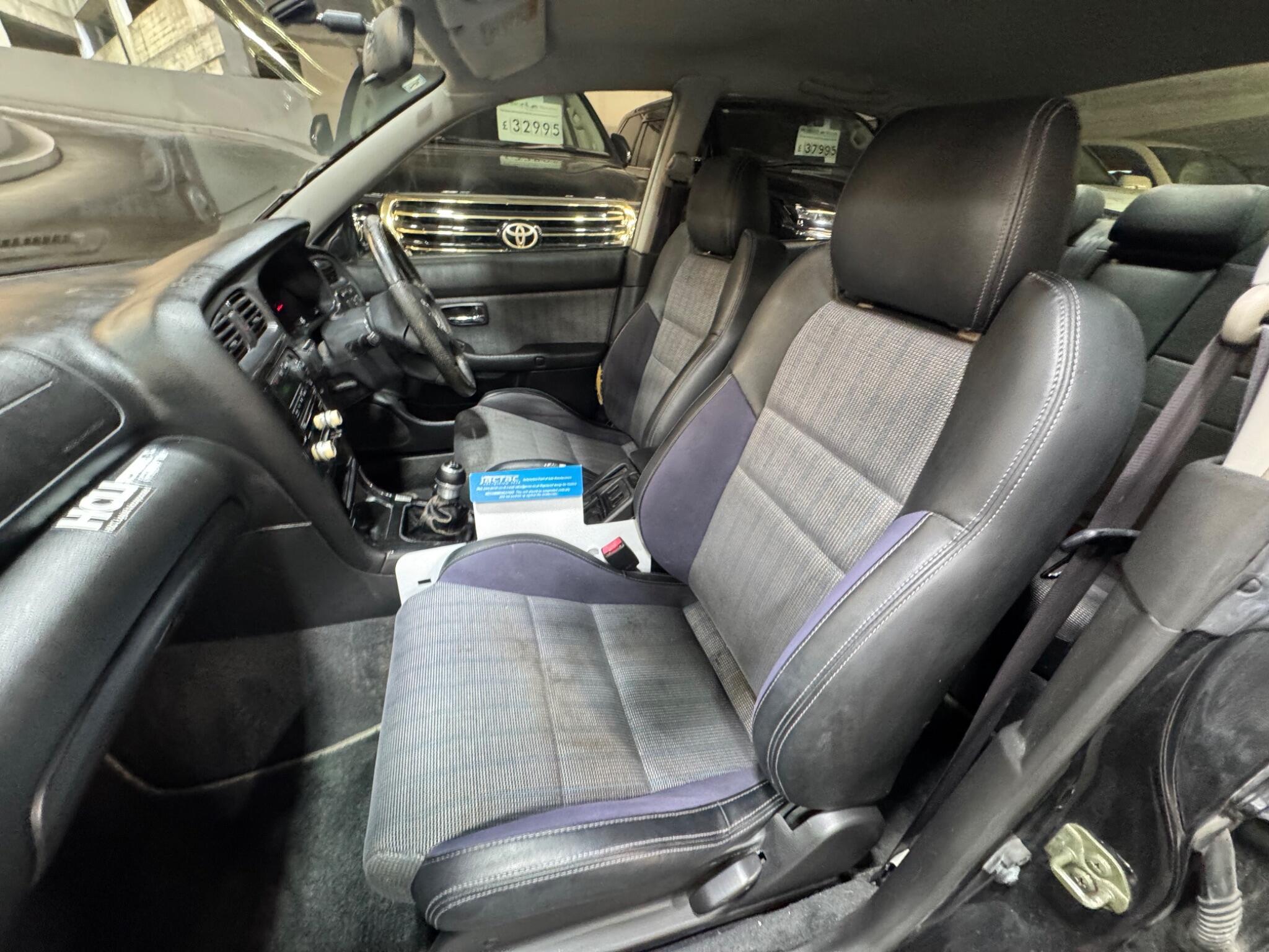 Subaru Legacy - Image 10