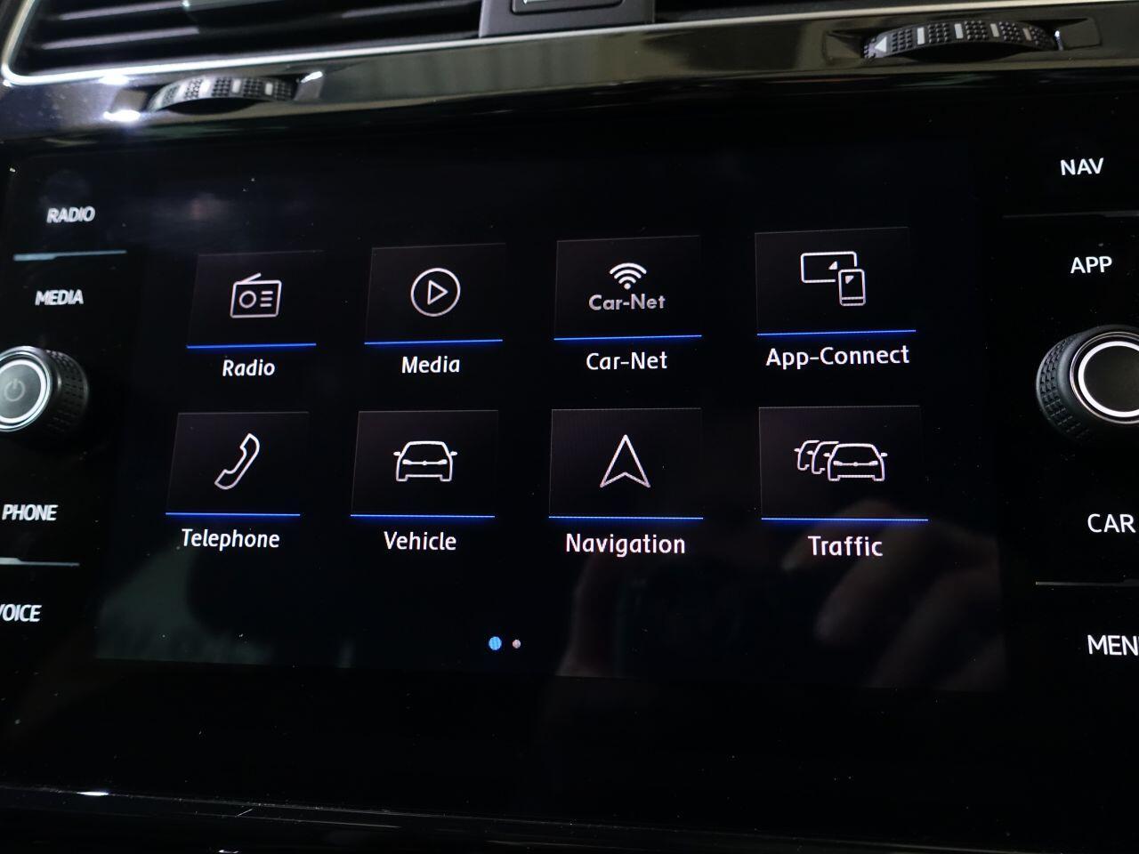 Volkswagen Golf - Image 32