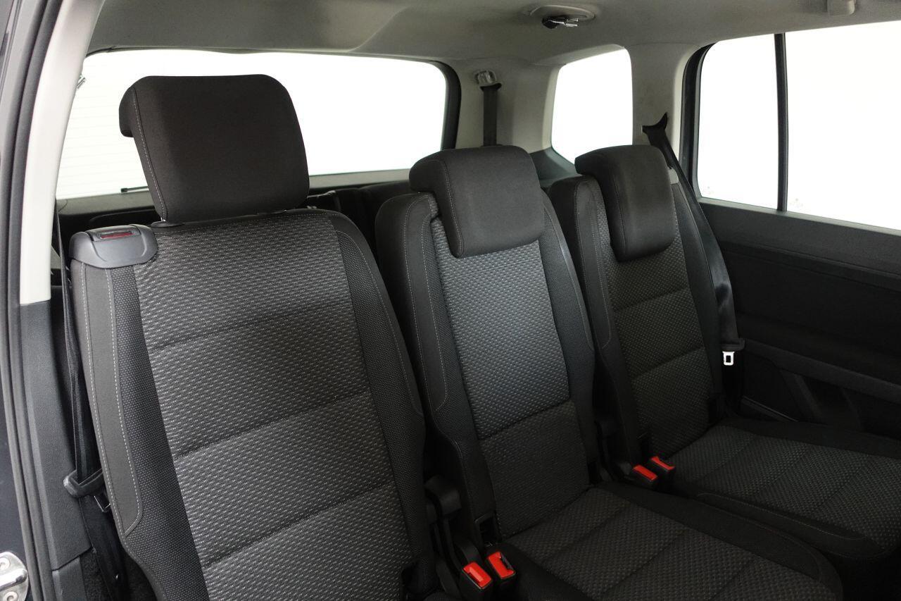 Volkswagen Touran - Image 18