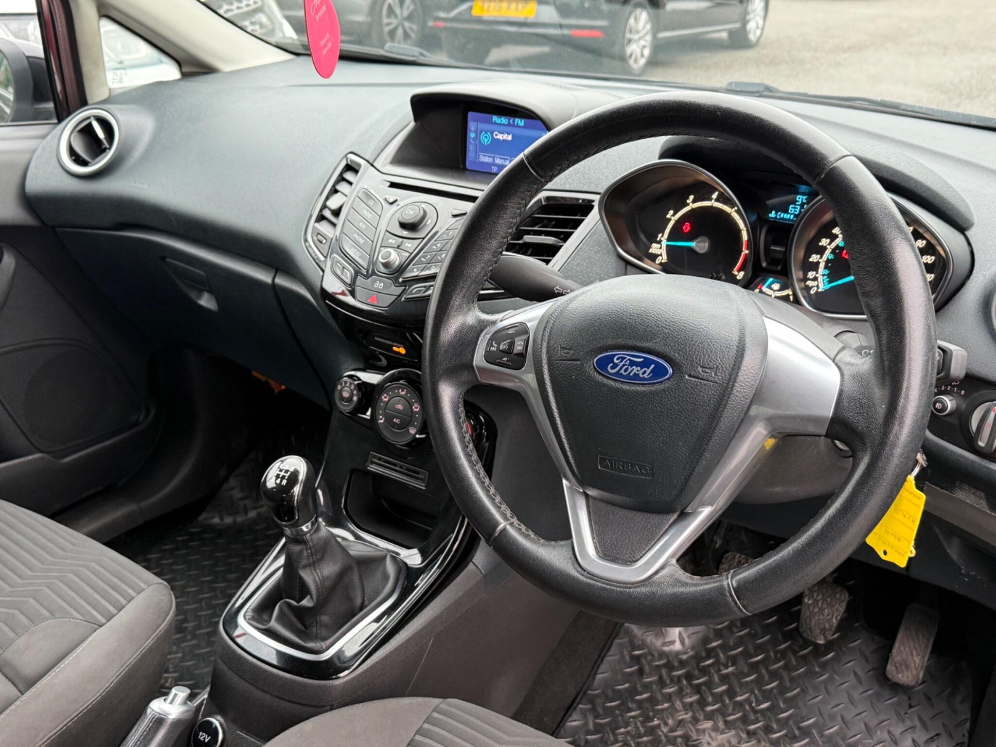 Ford Fiesta - Image 22