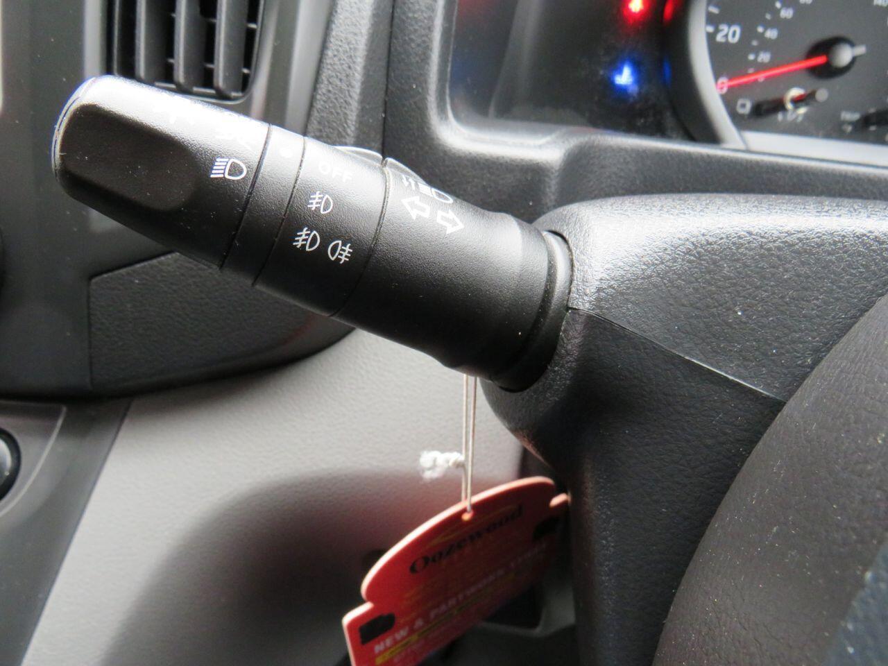 Nissan NV200 - Image 21