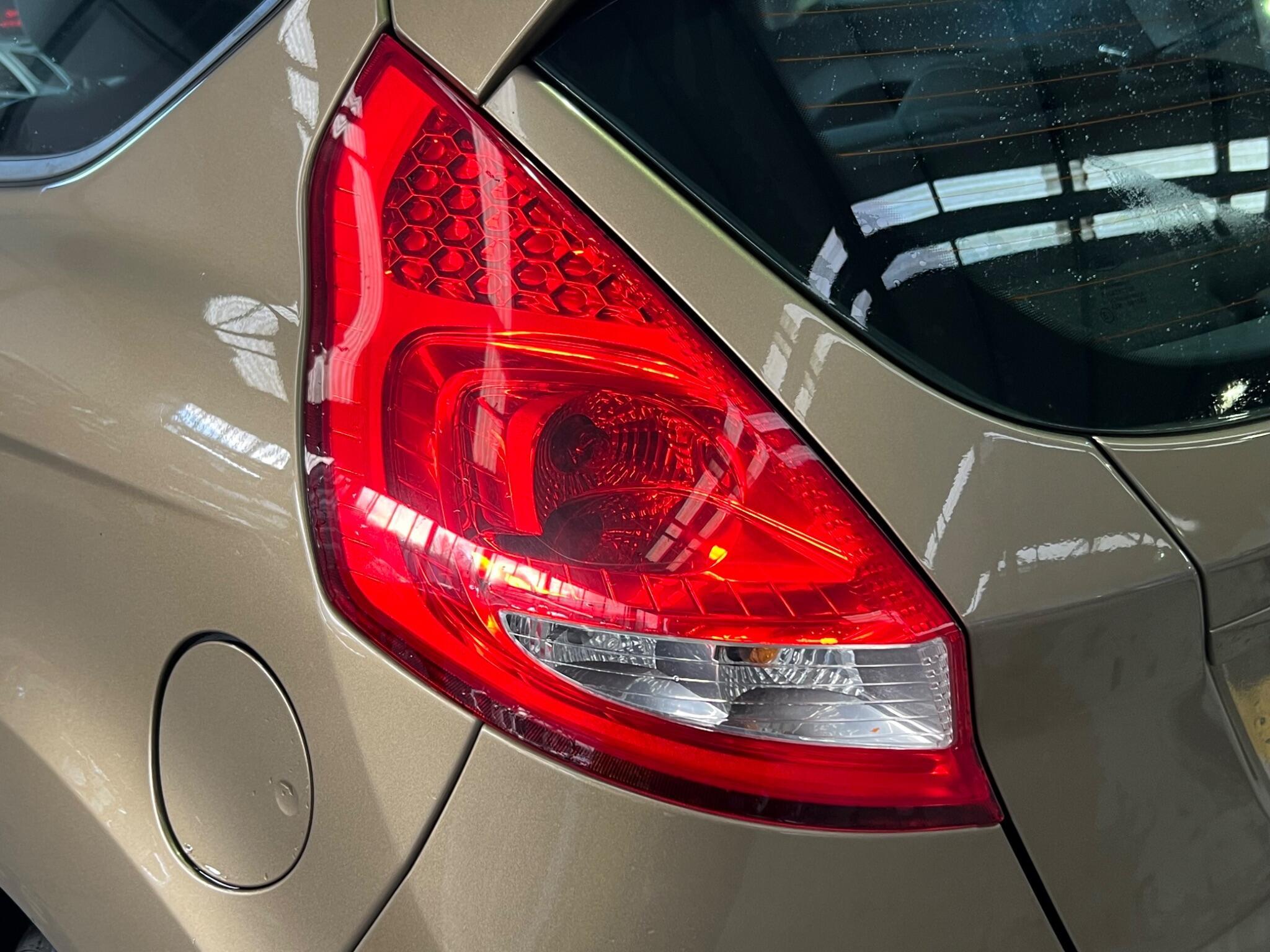 Ford Fiesta - Image 29