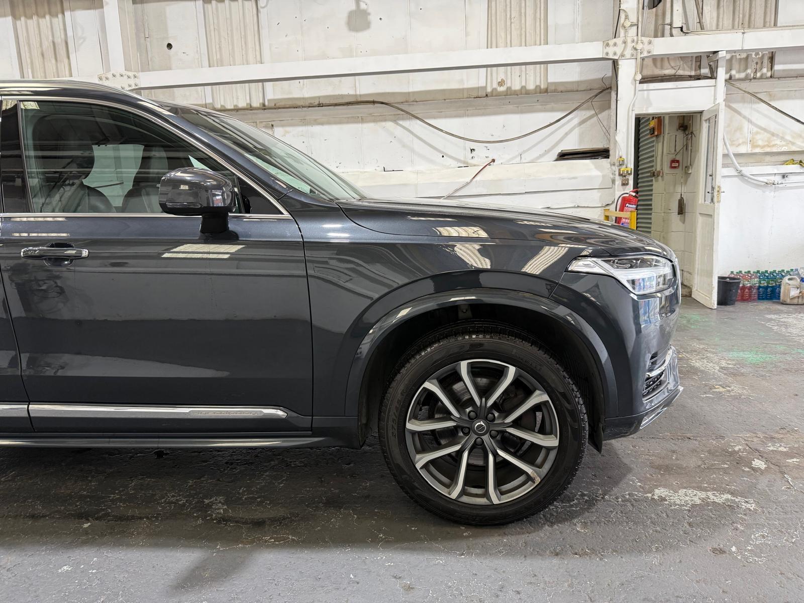 Volvo XC90 - Image 8