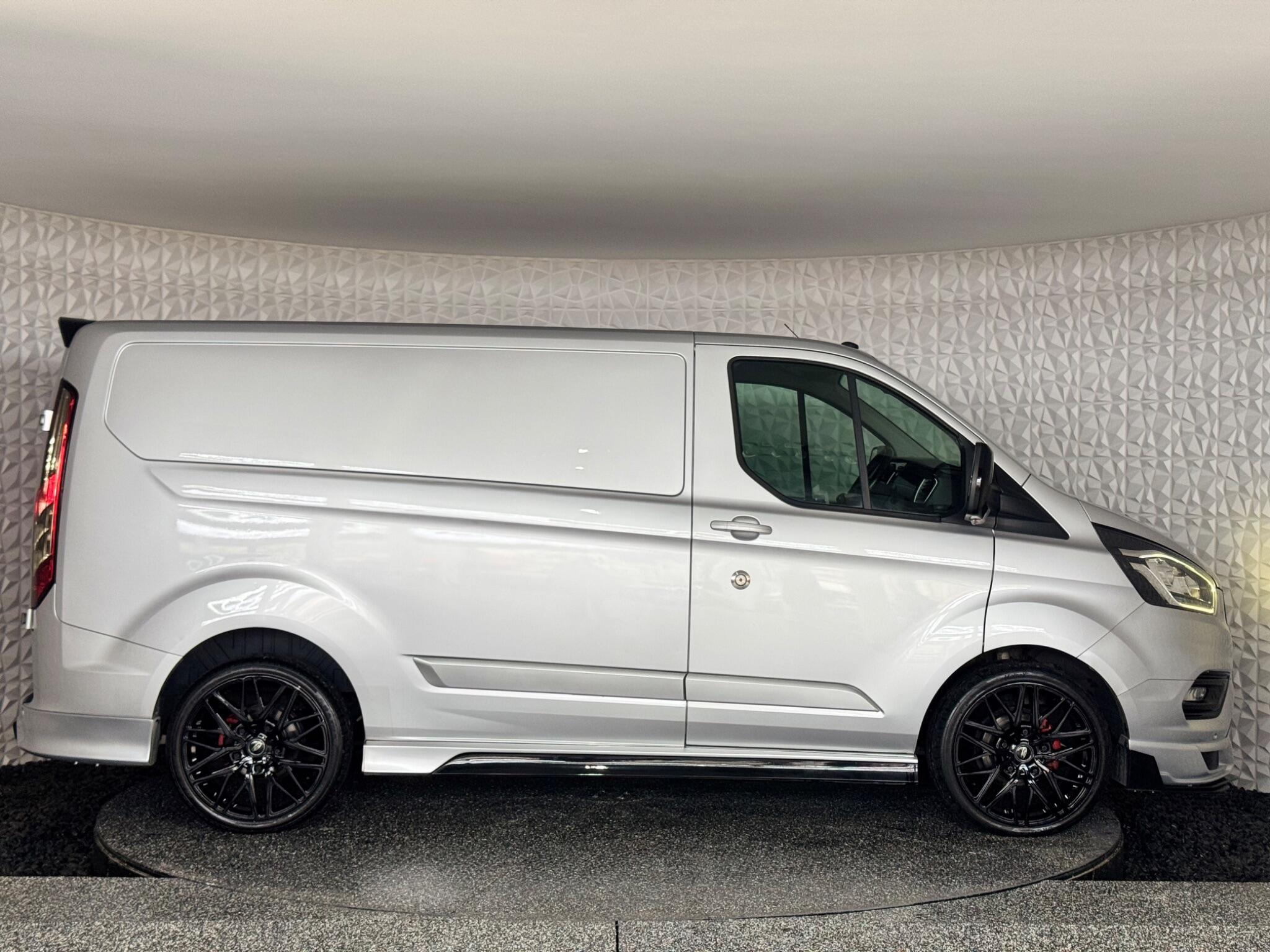 Ford Transit Custom - Image 8